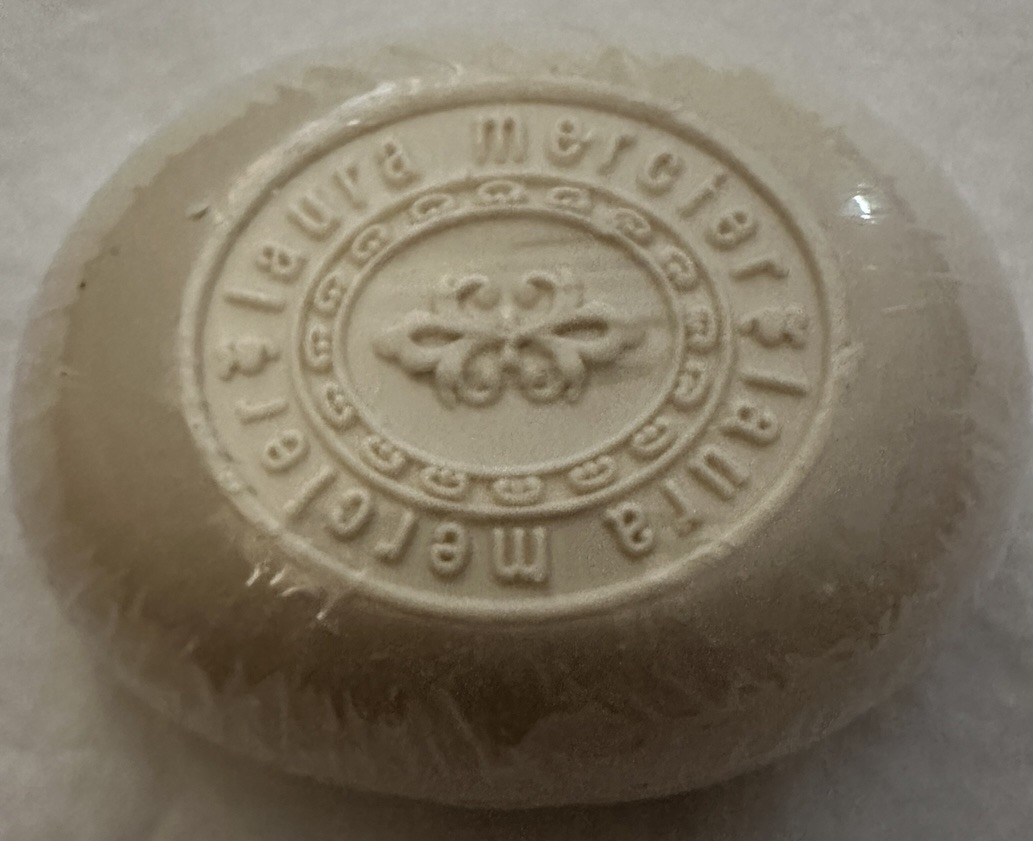 Laura Mercier Body & Bath Au Lait Luxury Soap Bar, White Oval for Body & Hands