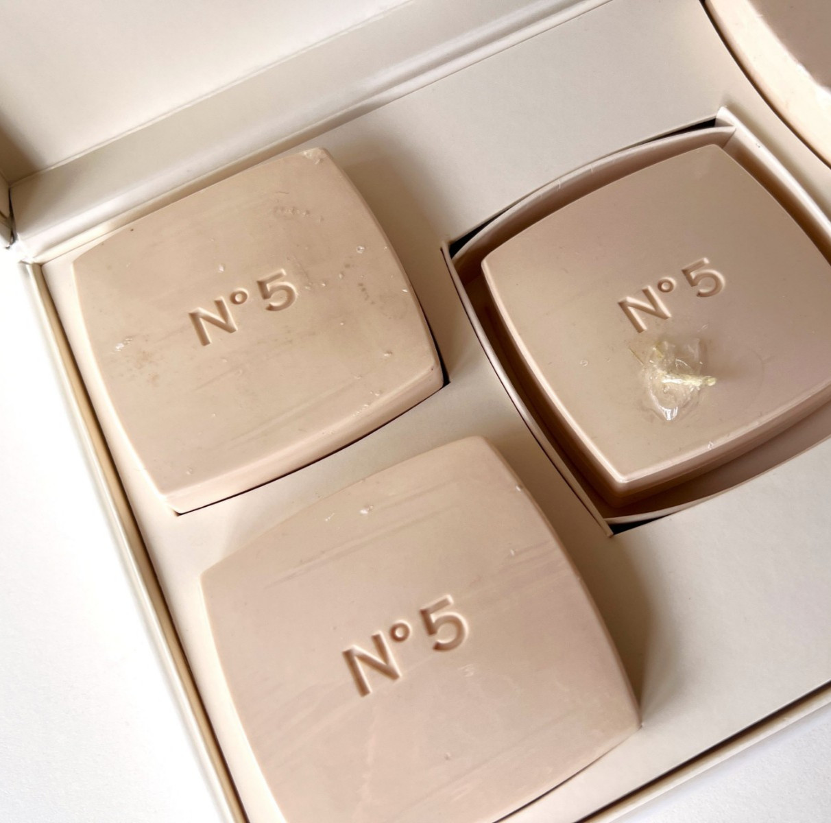 CHANEL No 5 Perfumed Soaps Box Set (75 g/2.5 oz X 5pcs)