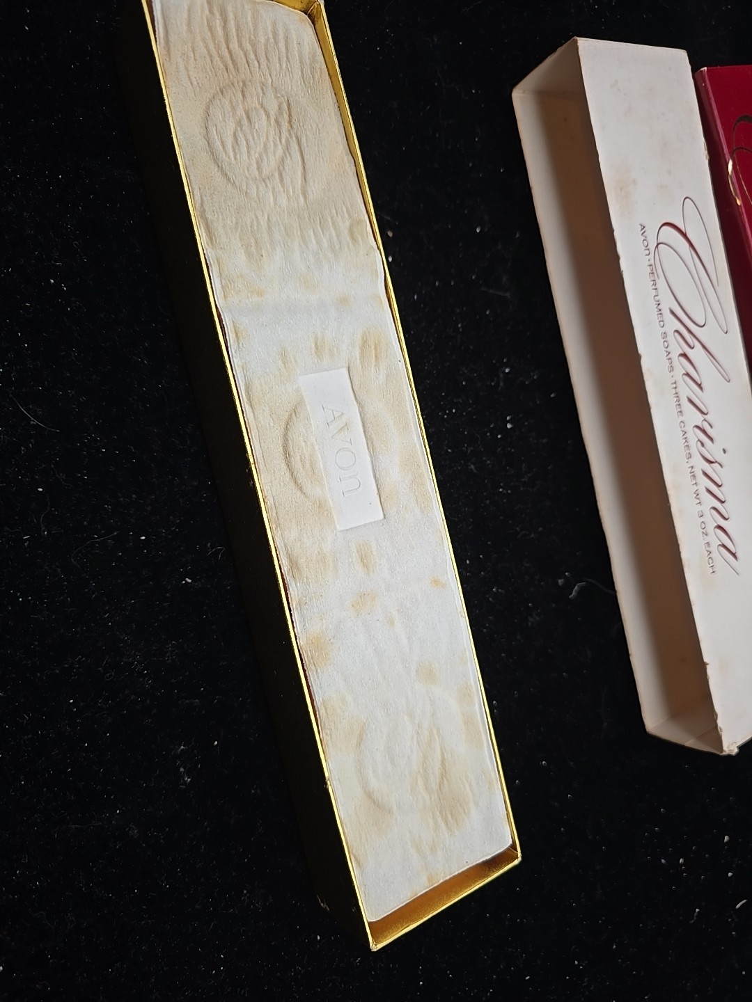 VINTAGE PERFUMED CHARISMA AVON SOAP THREE CAKES 3 OZ EACH 9 OZ TOTAL NEW BOXED