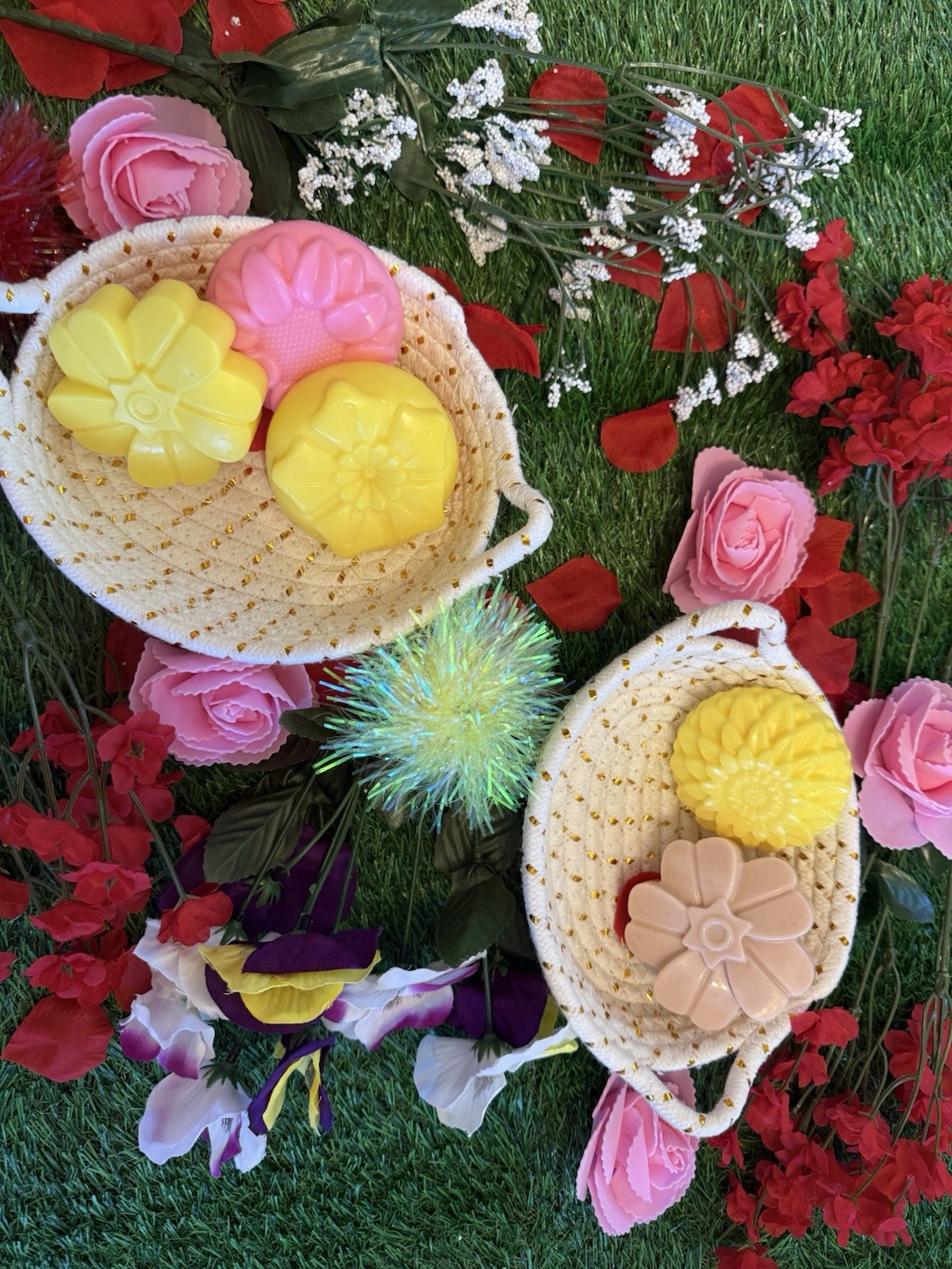 Multicolor Floral Disc Shape Assorted Soap Set for Body and Hands
