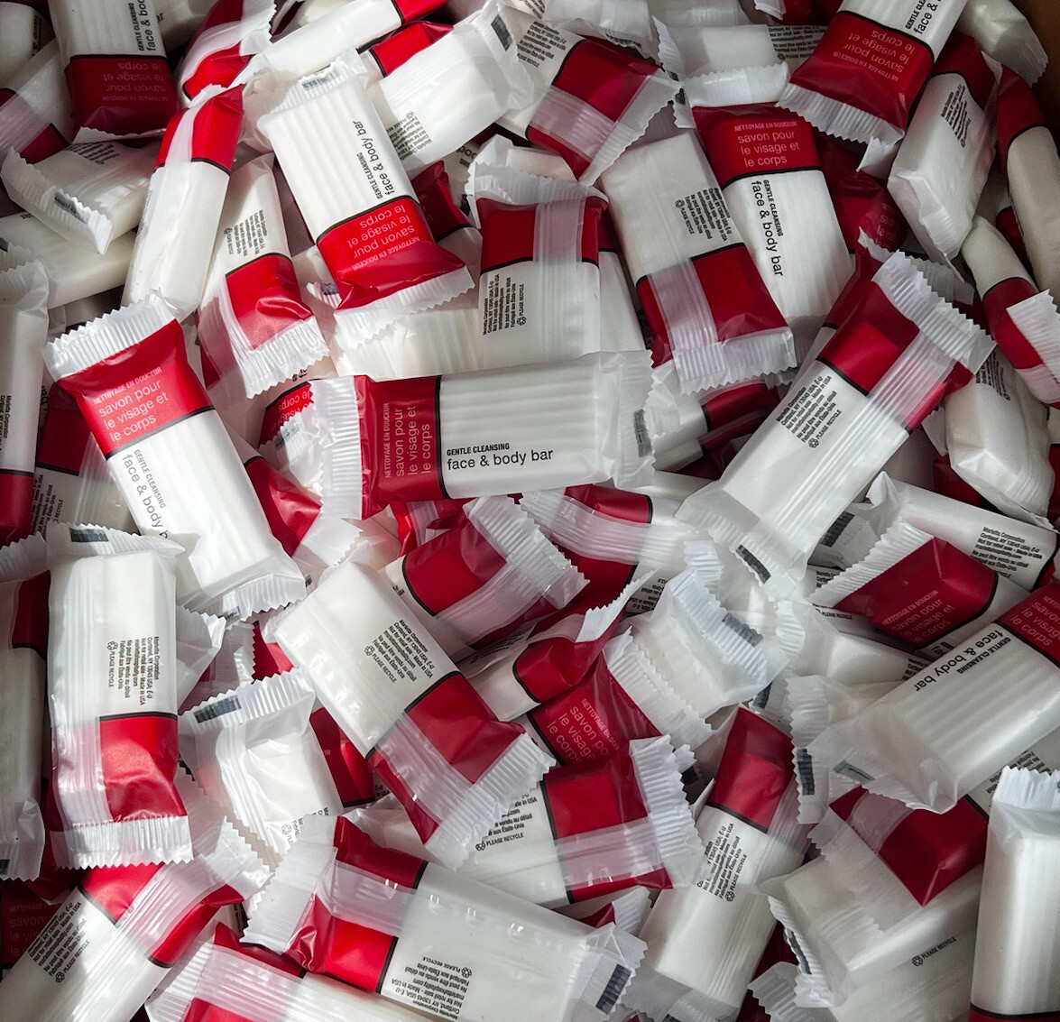 BULK 100 Pack! Gentle Cleansing Face & Body Soap Bars 0.8oz TRAVEL SIZE Hotel