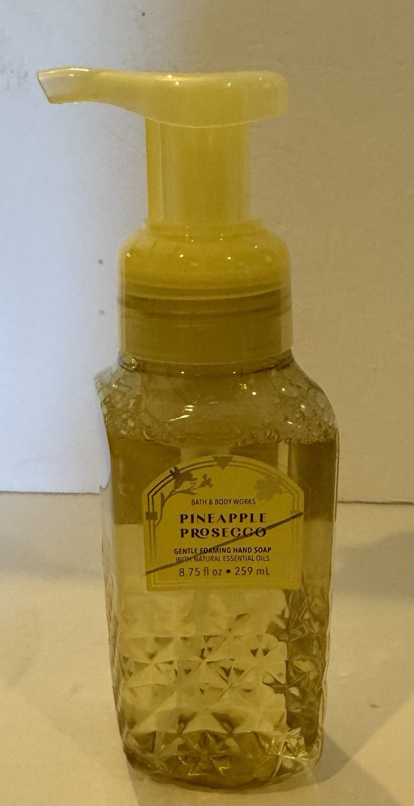 1 Bath & Body Works PINEAPPLE PROSECCO Gentle Foaming Hand Soap 8.75 oz