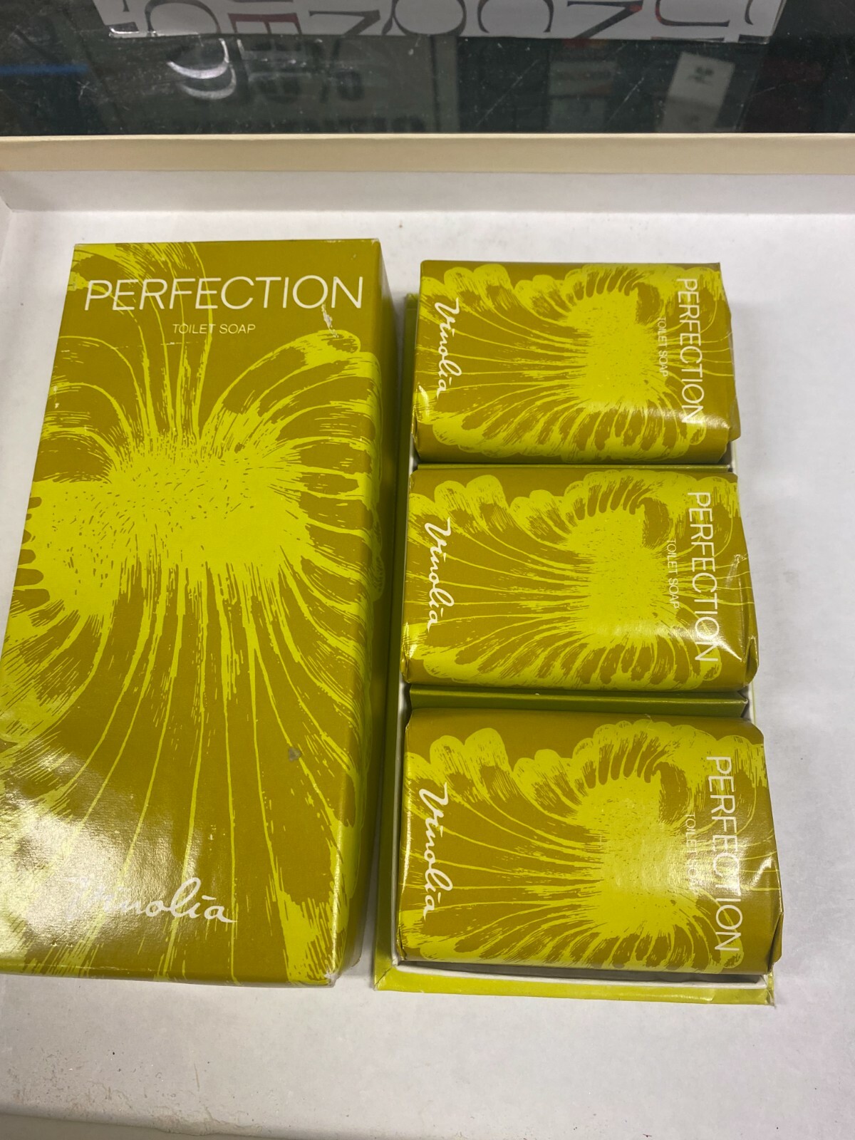 Perfection Toilet Soap by Vinolia Set of 3 (3.4 oz each)