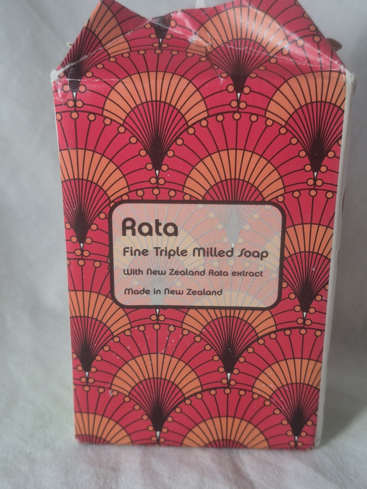Rata Triple Milled Soap New Zealand Manuka Honey 8.8 Oz Bar Open Pkg