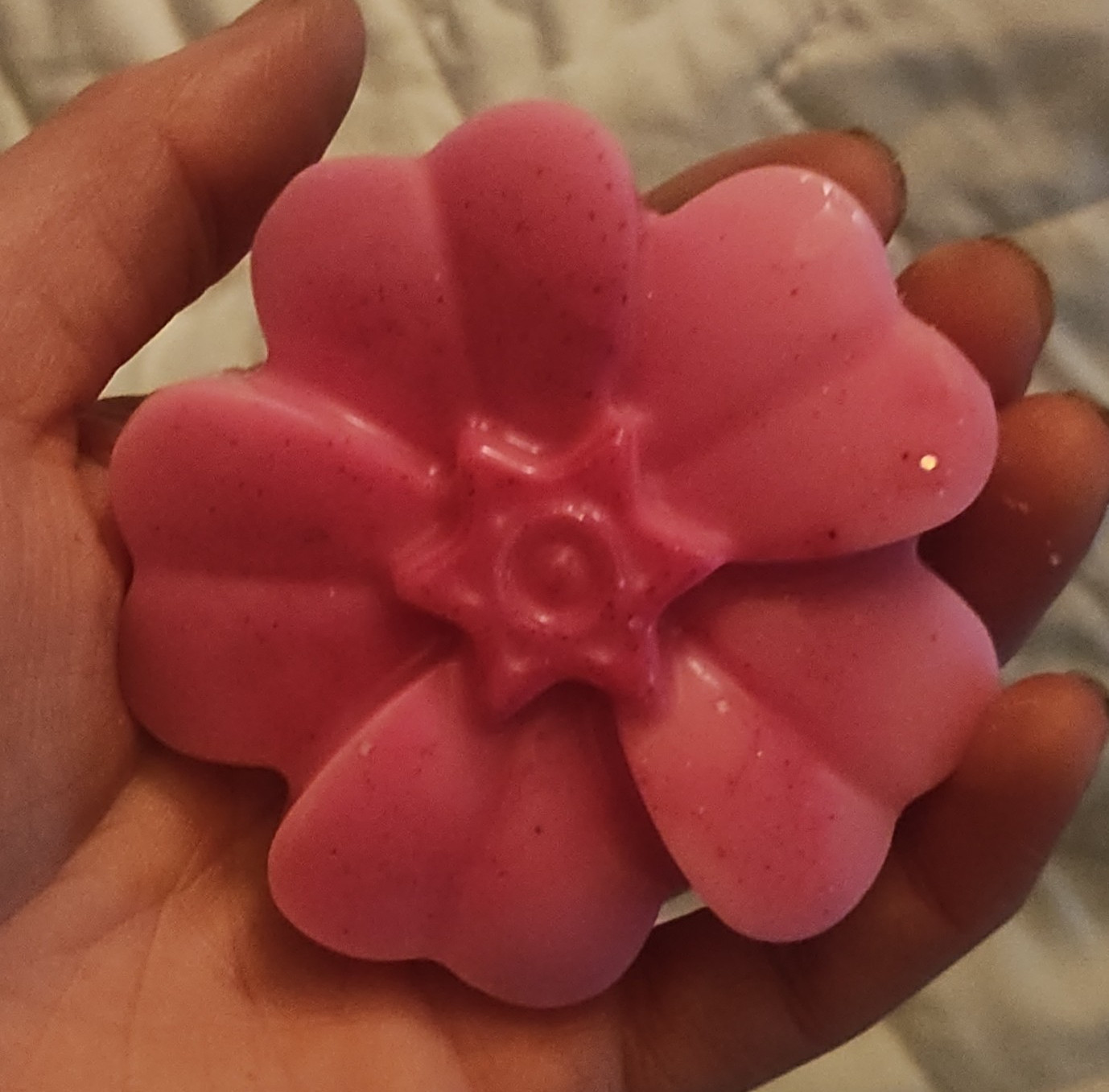 Love Spell Flower Shaped Pink Glitter Floral Body Wax Melt