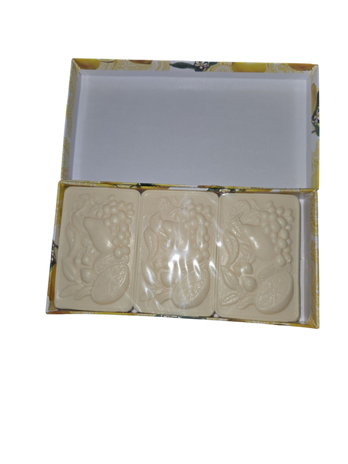Saponificio Artigianale Fiorentino Green Tea and Lemon Scented Soap Set of 3