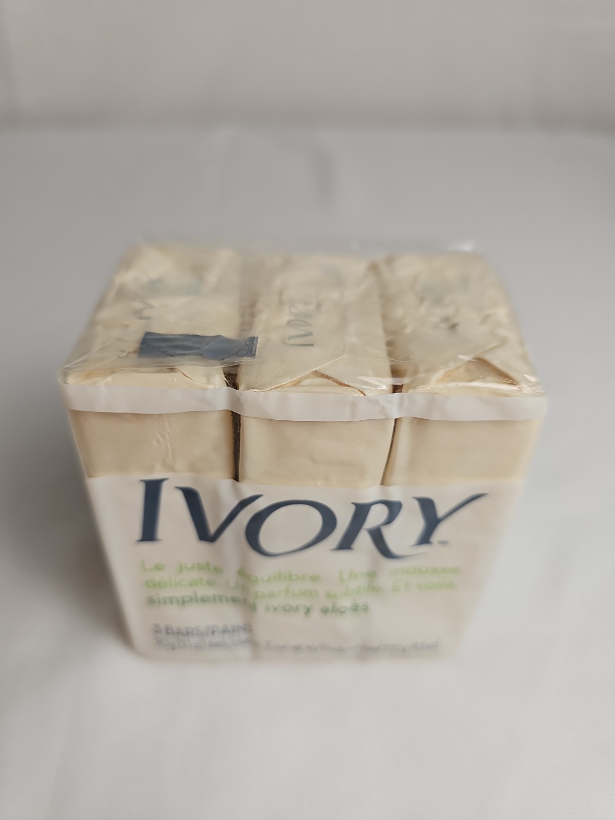Vintage Ivory Simply Ivory Aloe Soap 3 Bar Pack 9.5 oz Sealed Unopened