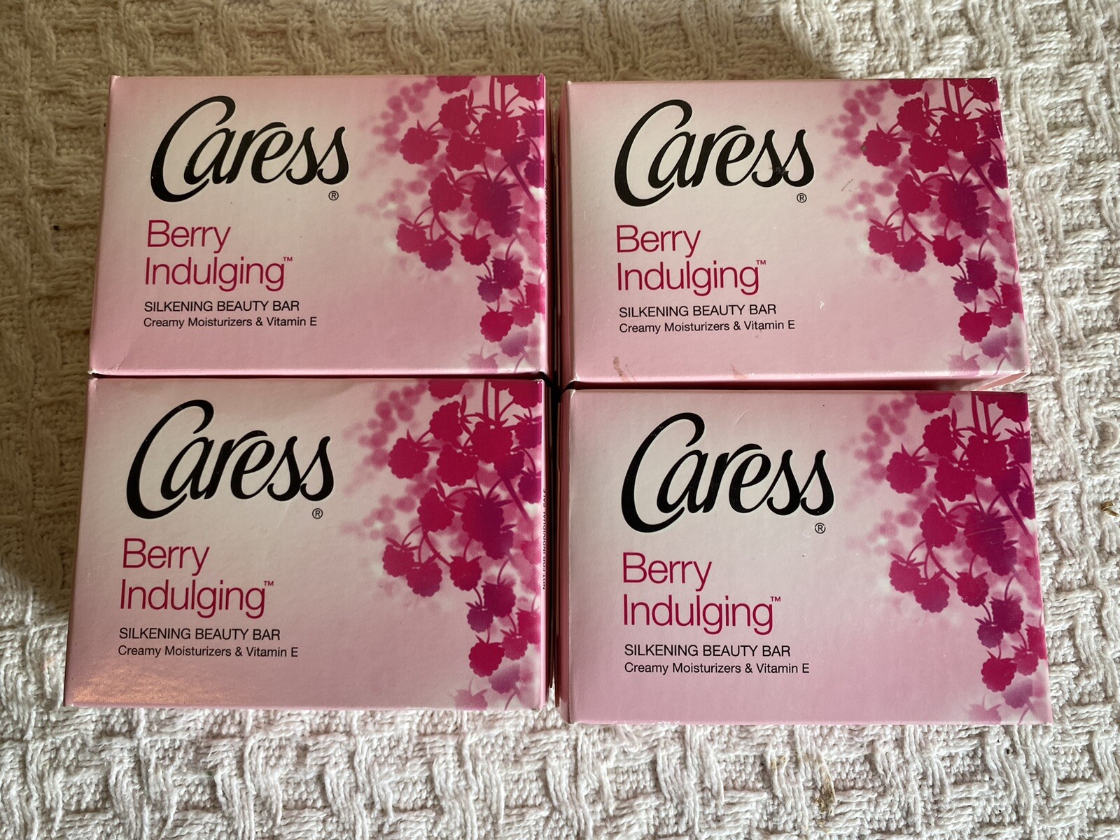 4 Caress Berry Indulging Silkening Beauty Bar Soap Lot Moisturizers Discontinued