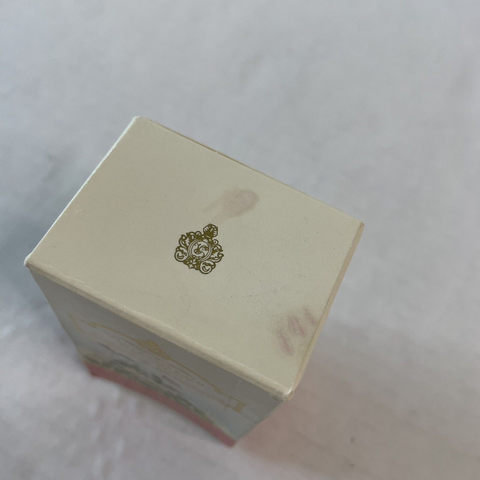 Victoria’s Secret Country Meadows Honeysuckle Bloom Pearlized Bar Soap 3.5 Oz