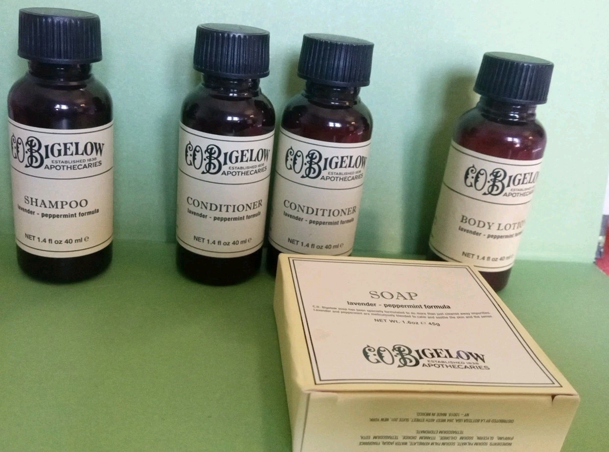 CO Bigelow Lavender Peppermint 1 Soap 2 Conditioner 1 Shampoo 1 Lotion Travel Sz