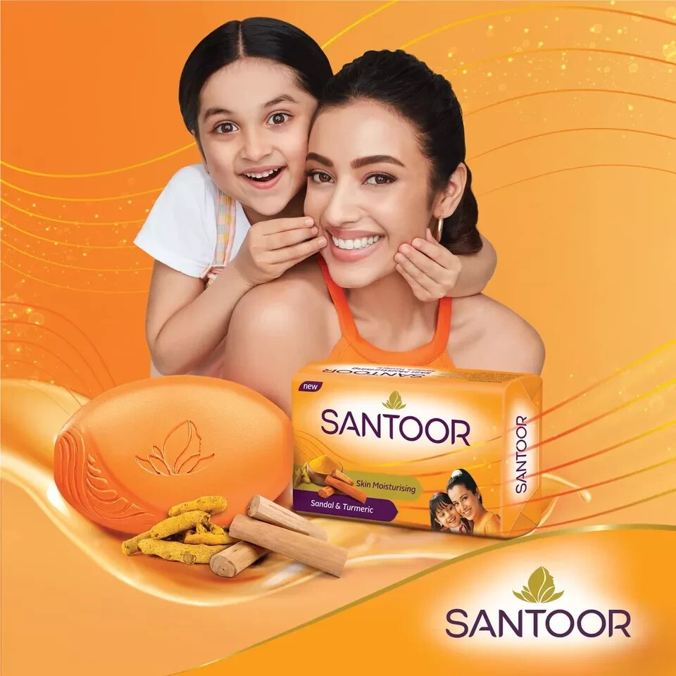 Santoor Sandal & Turmeric Soap (4 x 100g) Moisturizing & Skin Brightening Bars