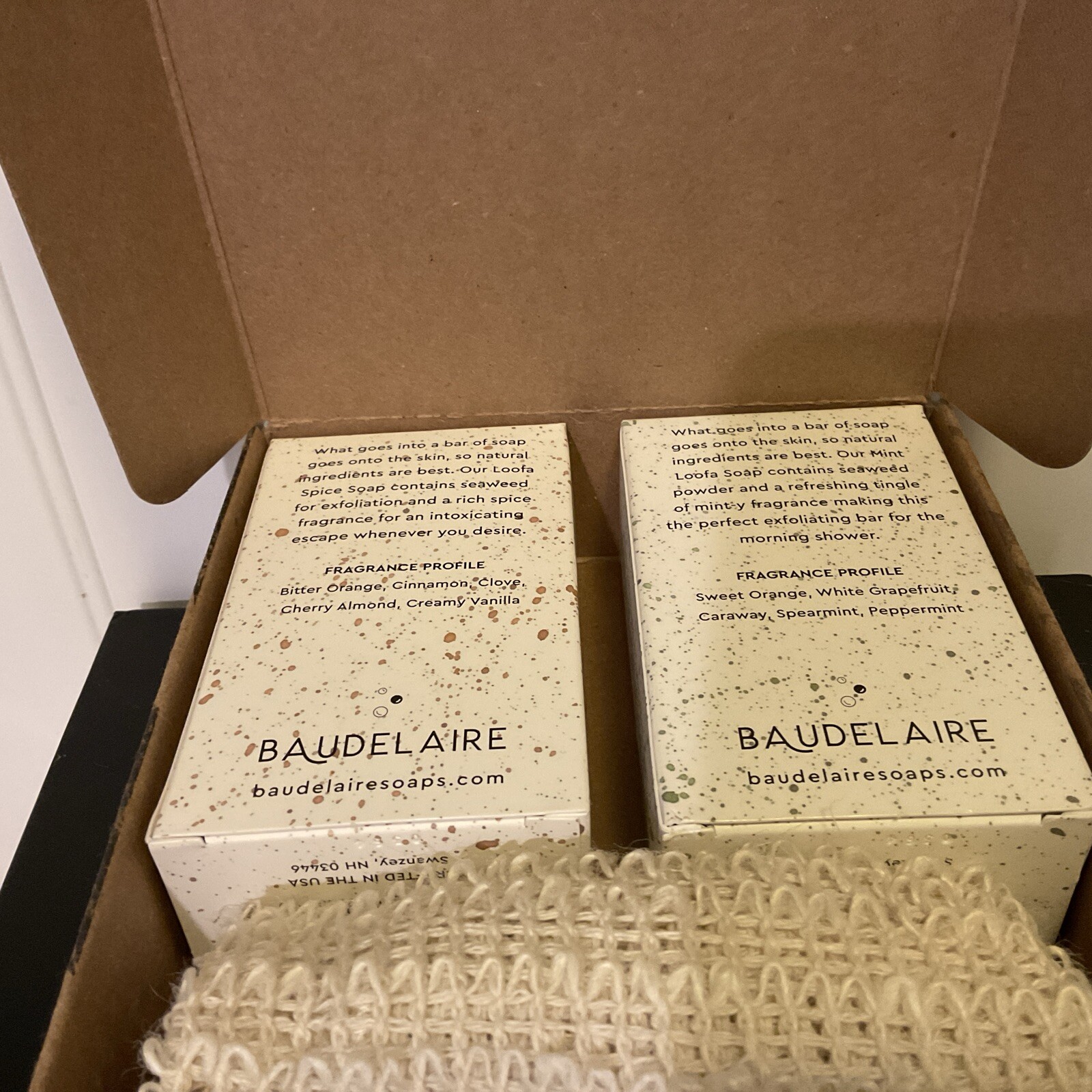 BAUDELAIRE Exfoliating SPICE + MINT Loofa Bar Soaps (1 Ea)+ Loofa Wash Cloth SET