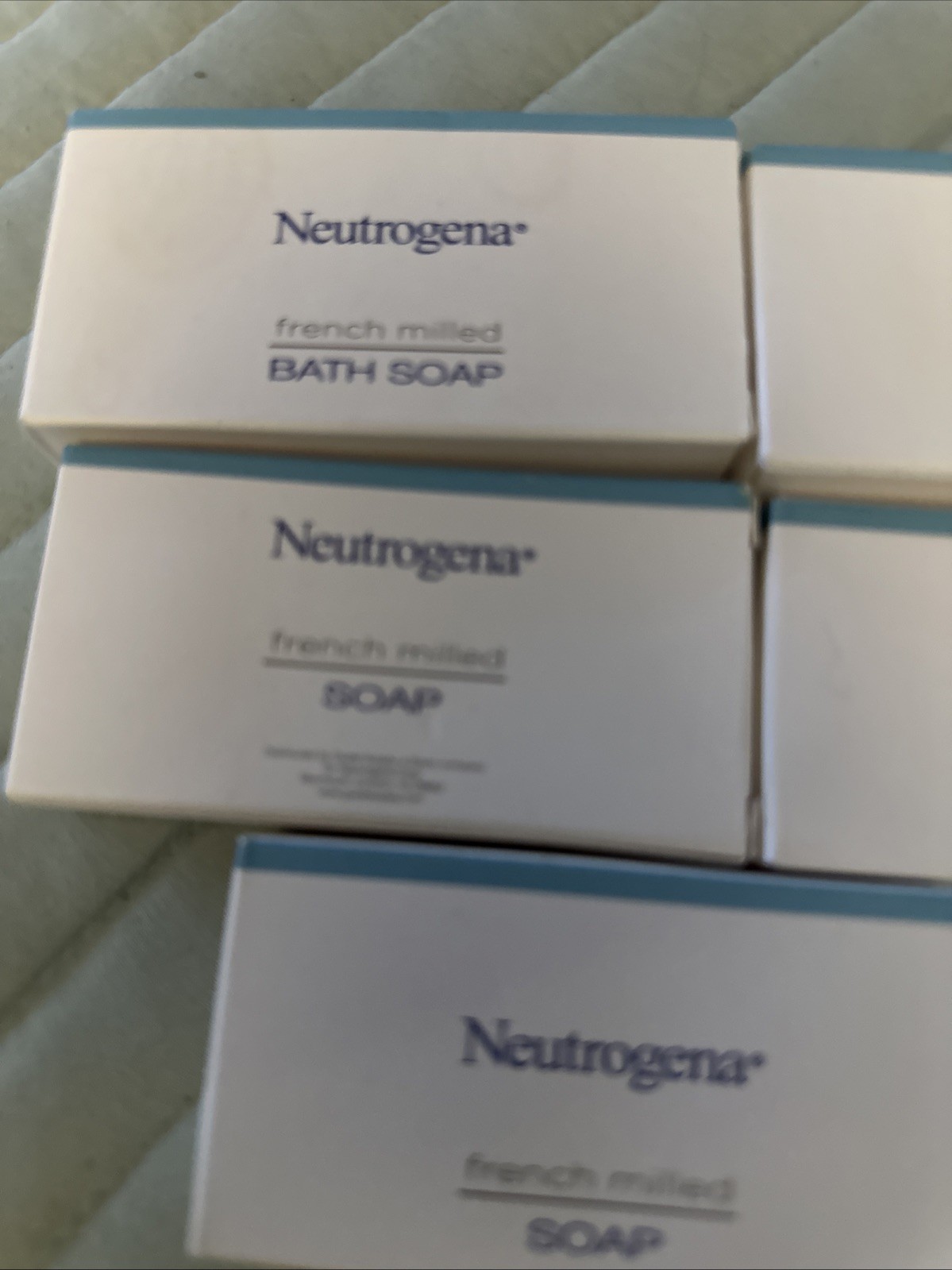 Lot of 5 Brand New NEUTROGENA French Milled BATH .8oz Soap Boxed Fresh