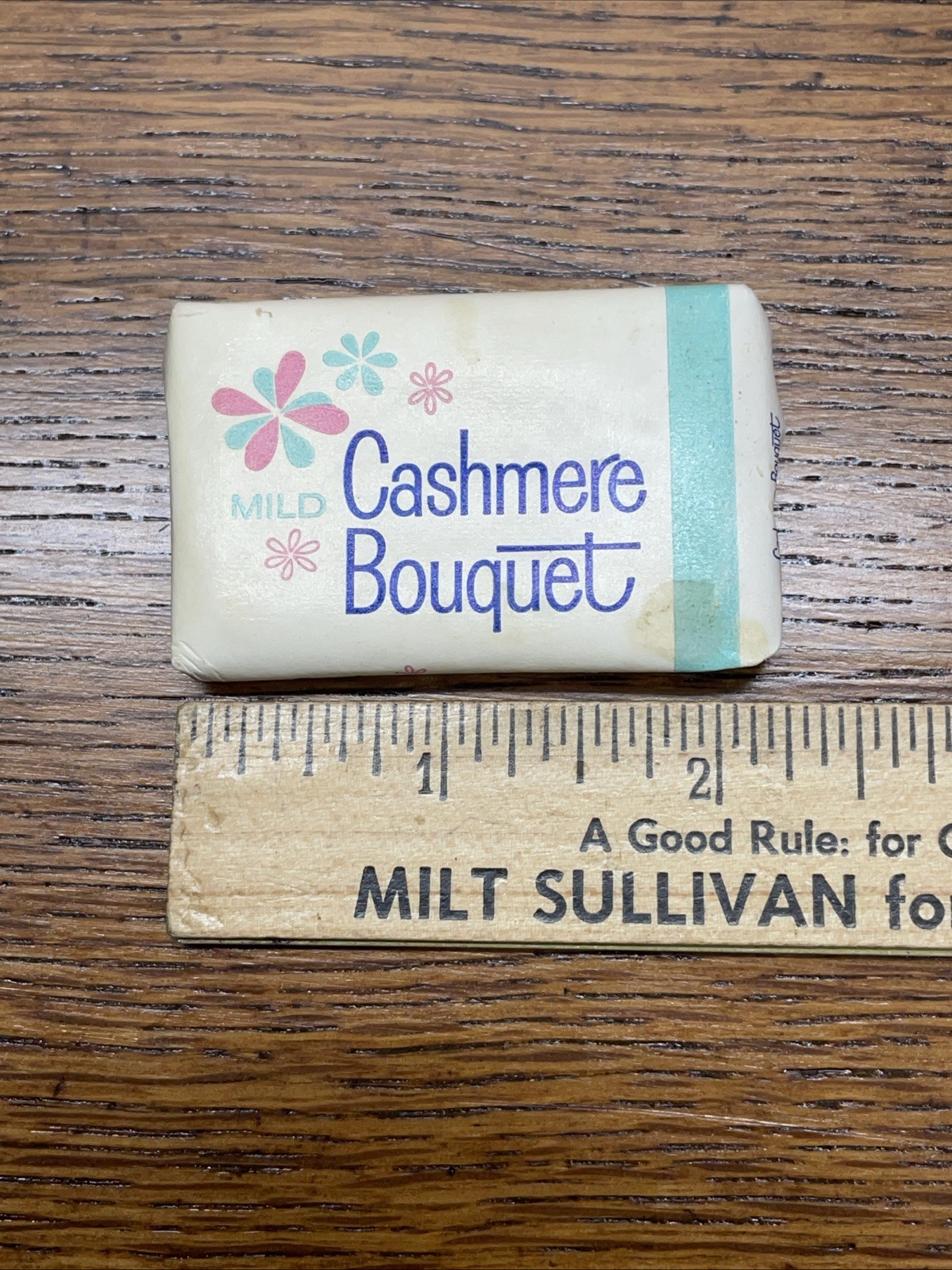 Vintage NOS Cashmere Bouquet Mild Beauty Soap Bar Classic Fragrance 1 Bar