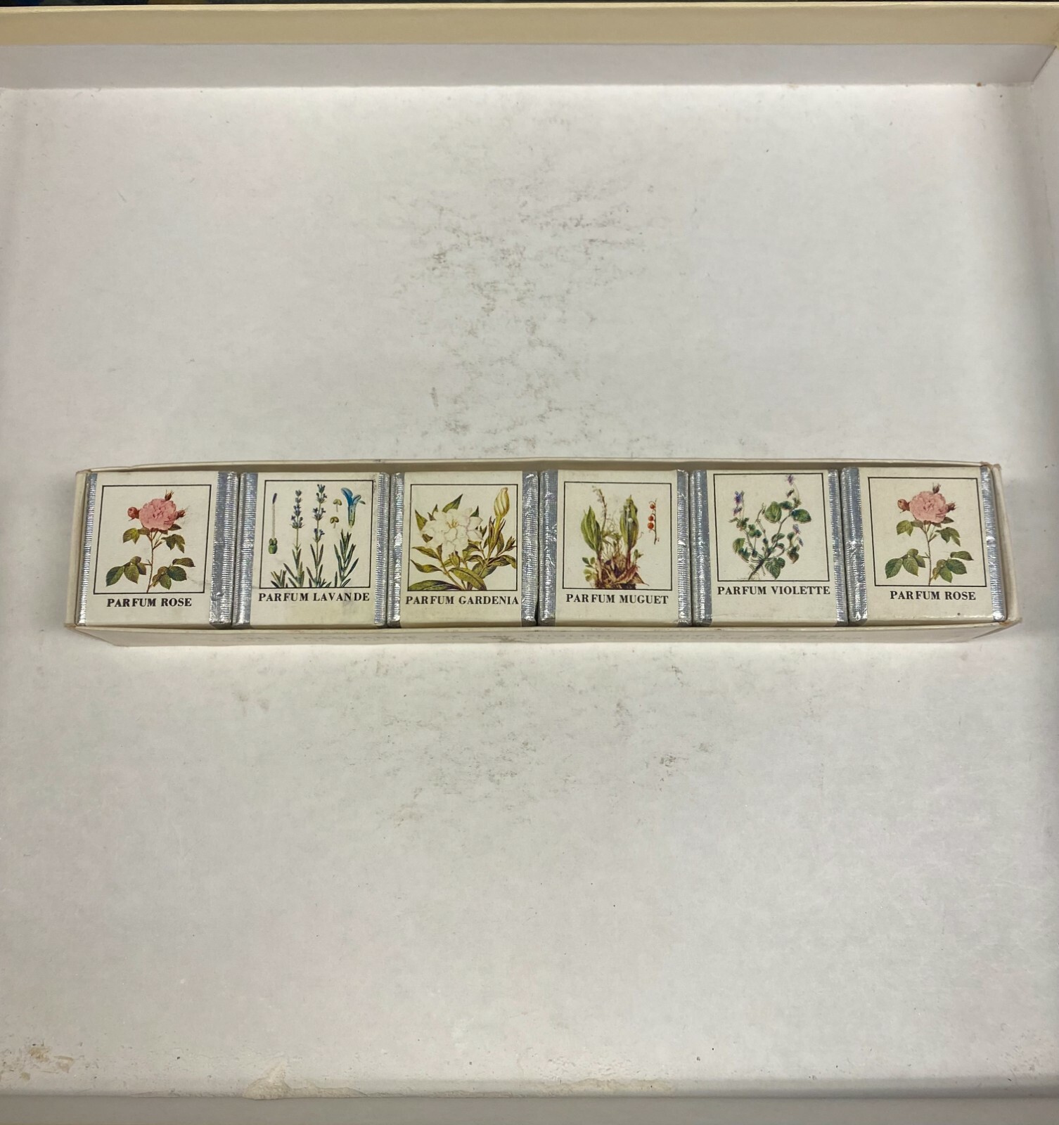 The Fragrance of an English Country Garden Assorted Soap Set of 6 (9 oz total)