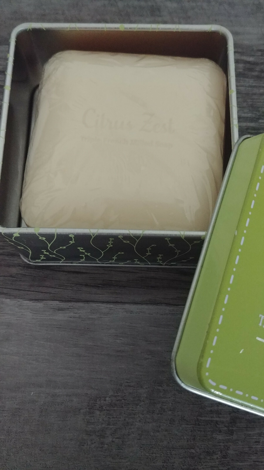 WHOLE FOODS TRIPLE MILLED SOAP 83% Organic Citrus Zest 4.4 oz Tin Box