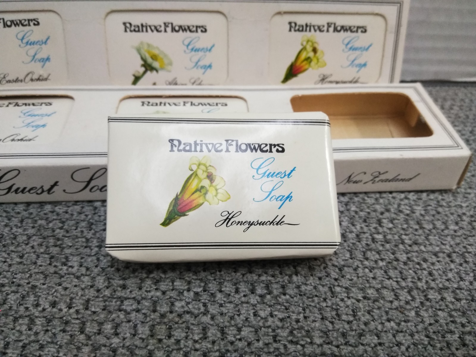 VTG. NATIVE FLOWERS Guest Soaps 40g EA (8) French Milled IN NEW ZEALAND (2PK)