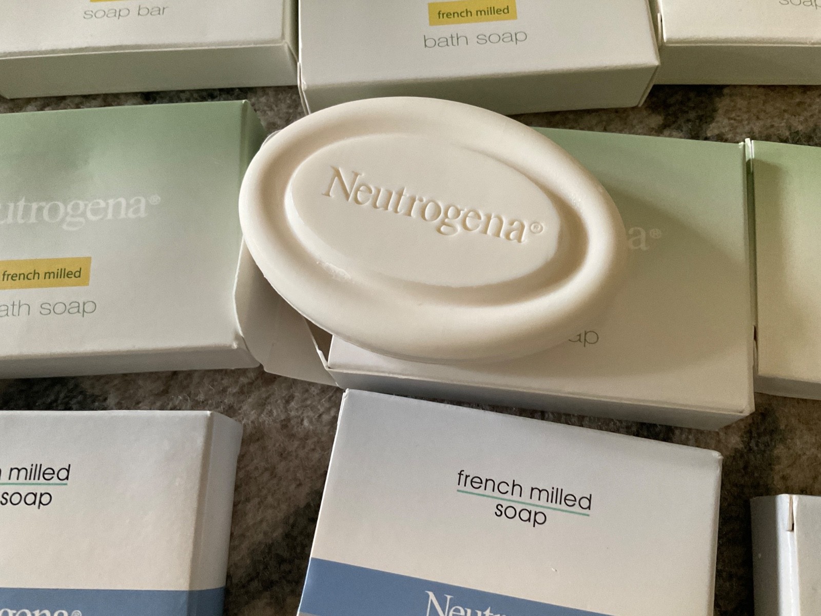 Neutrogena French Milled Bath Soap White Bar Travel Size Hotel Guest Lot of 27 N