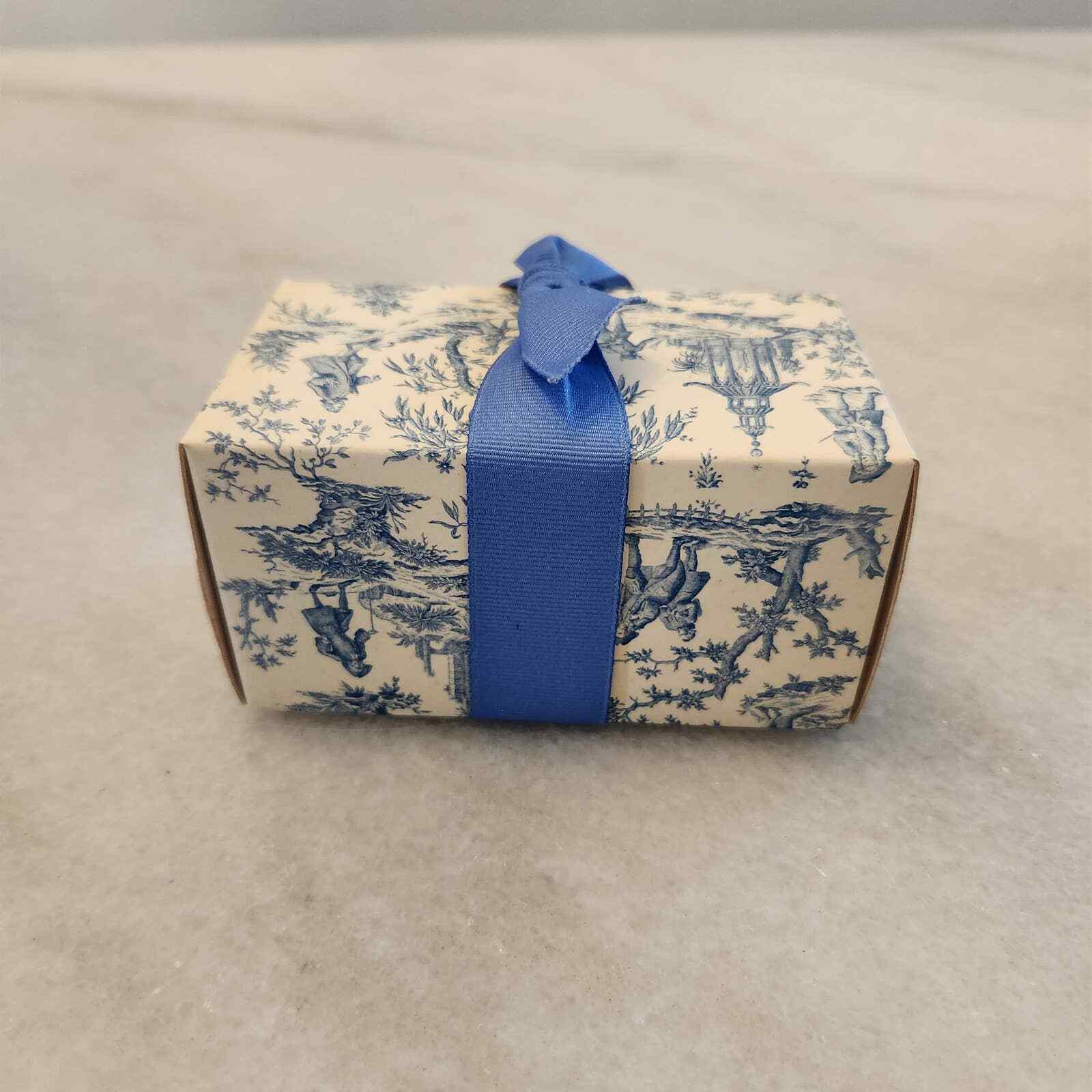 Bath Garden Blue Harbor Women’s White/Blue Rectangular Body Bar Soap 7 oz./206g