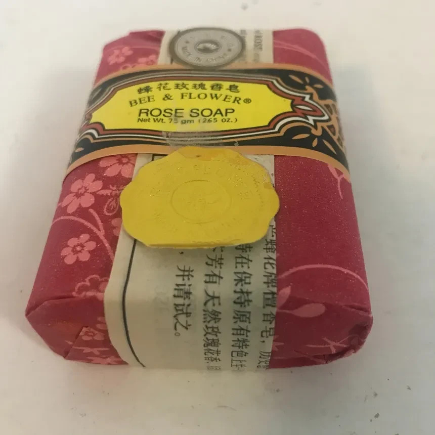 Bee & Flower Rose Soap Bar 75g 2.65oz Moisturizing Bath Body Soap NEW