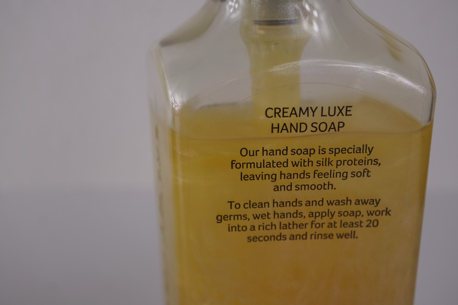 BATH & BODY WORKS SPARKLING CITRUS GLOVE CREAMY LUXE GEL HAND SOAP