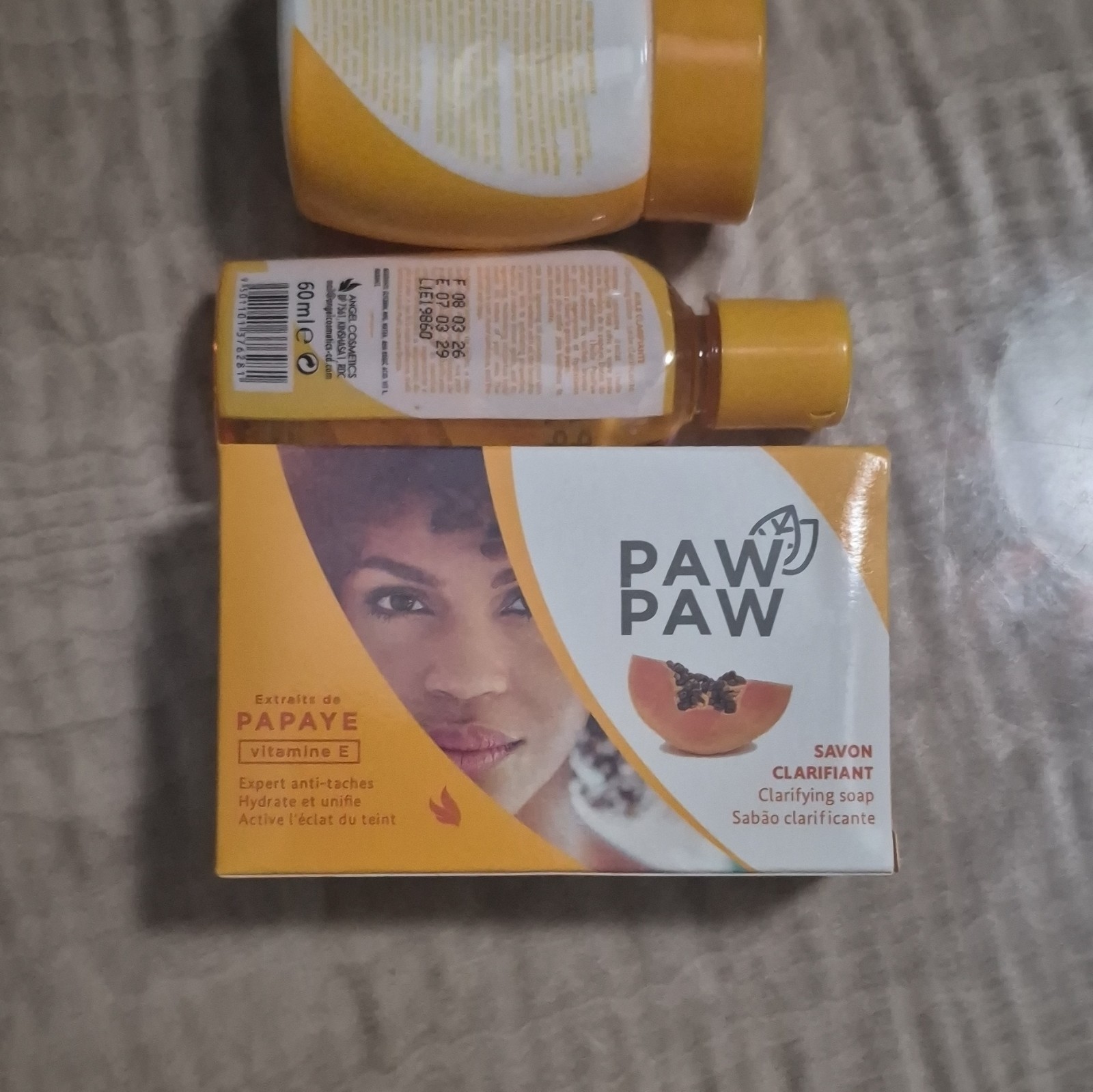 Paw Paw Clarifying Papaya Soap Bar with Vitamin E, 180g Body