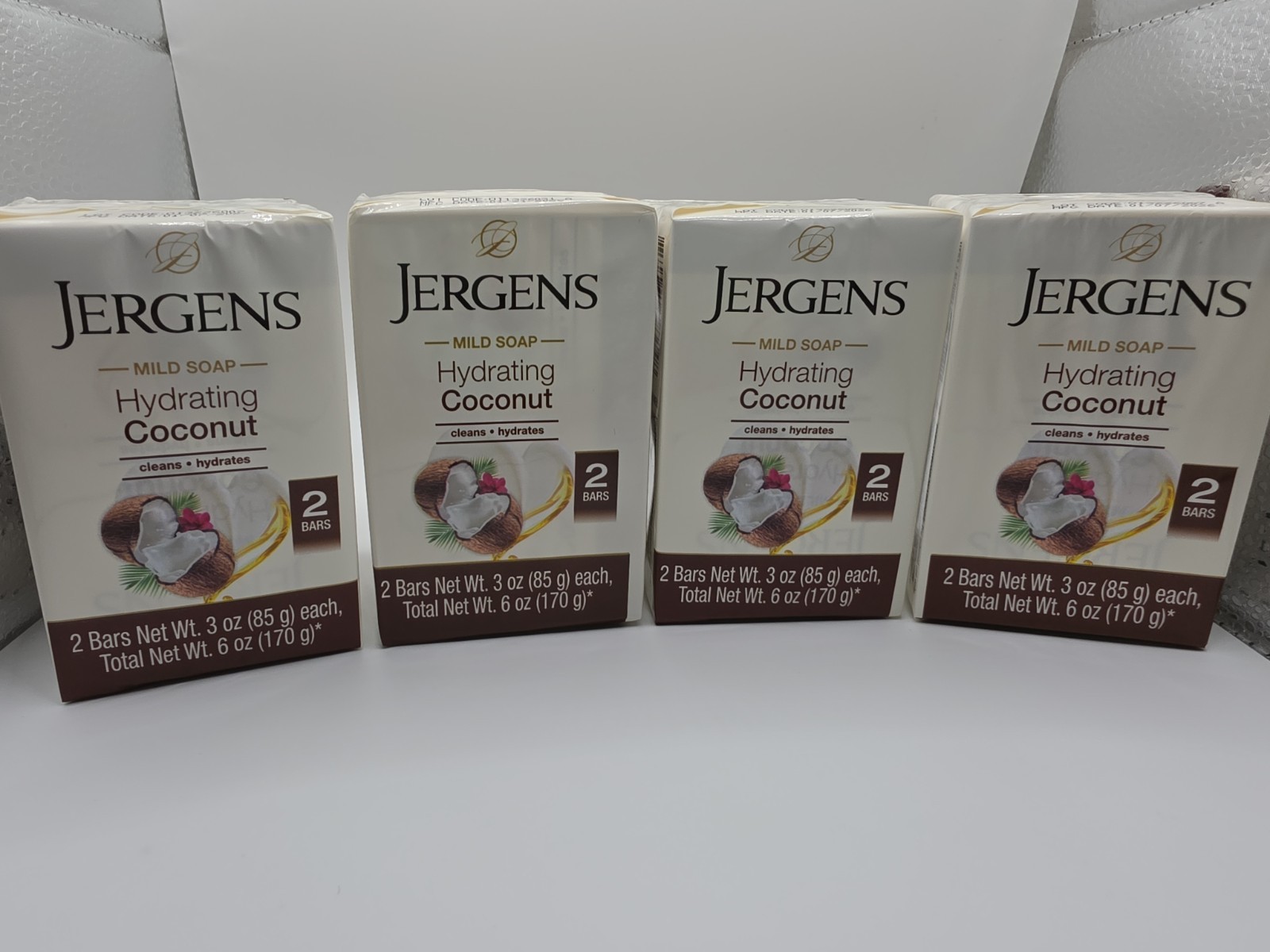 (4) Jergens Mild Coconut Bar Soap. 8 Bars Total, 3 Ounces Each