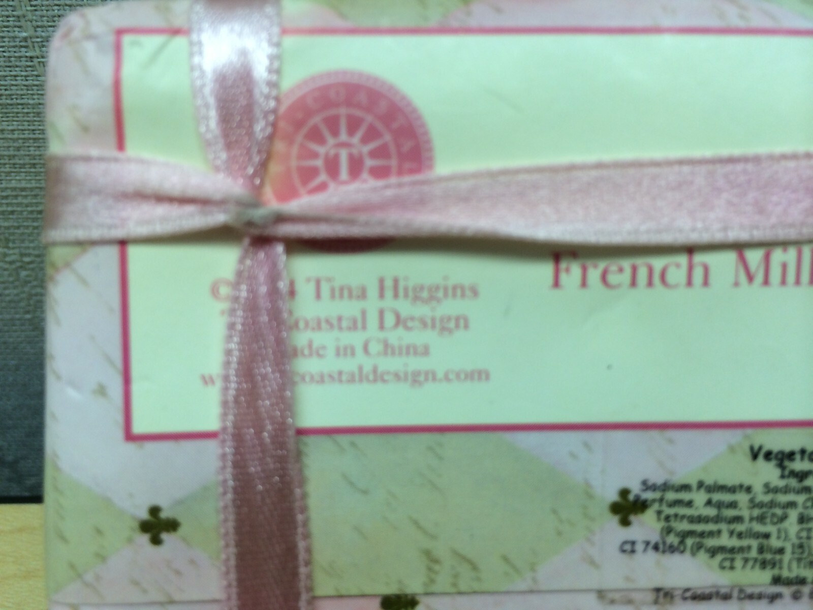 French Milled Vegetable Soap Pink Bow Gift Wrap Paper 350g 12.5oz