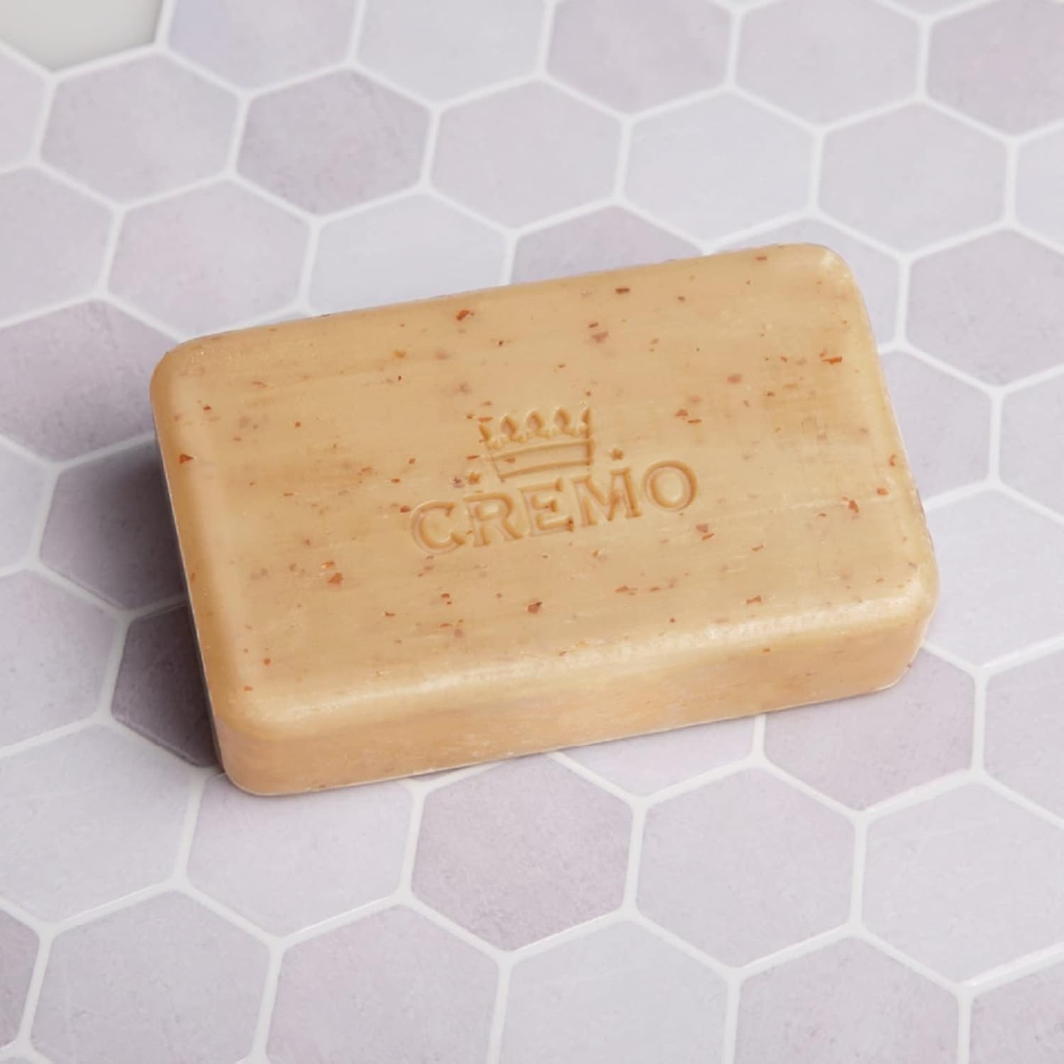 Indulge in Bourbon & Oak Exfoliating Body Bars – 3-Pack of Sophisticated Cleanse