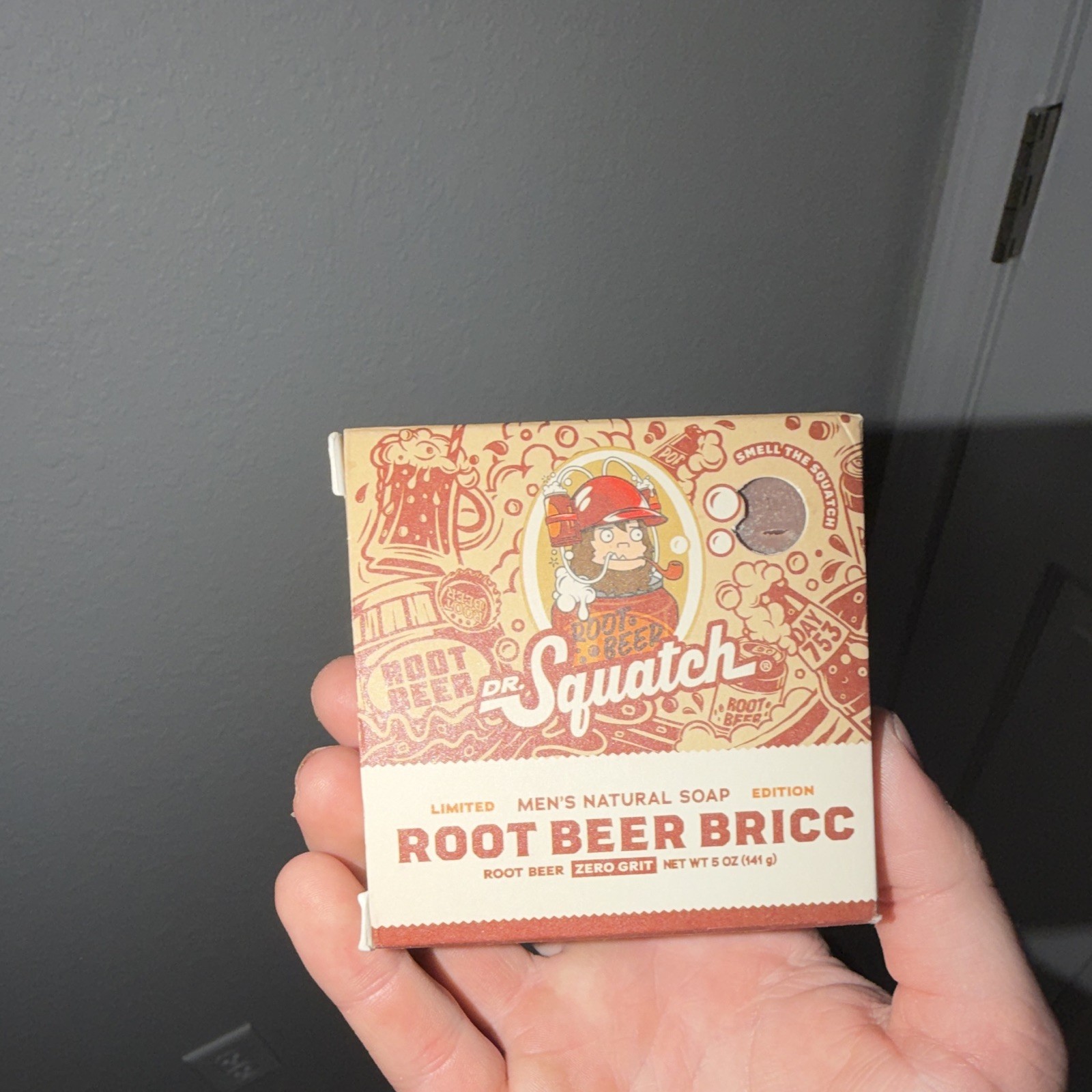 Dr. Squatch Men’s Natural Body Bar Soap Root Beer Bricc Scent 5 oz (141 g)