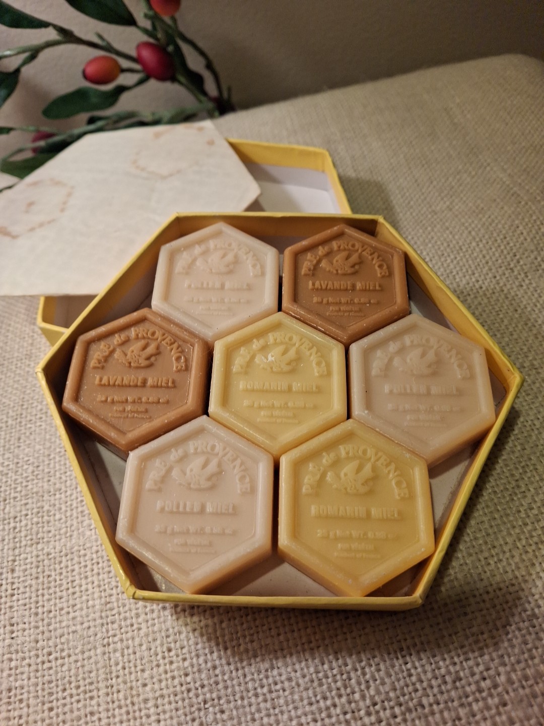 Pre de Provence 7 Small Assorted Honey Soaps Lavande Miel Made in France