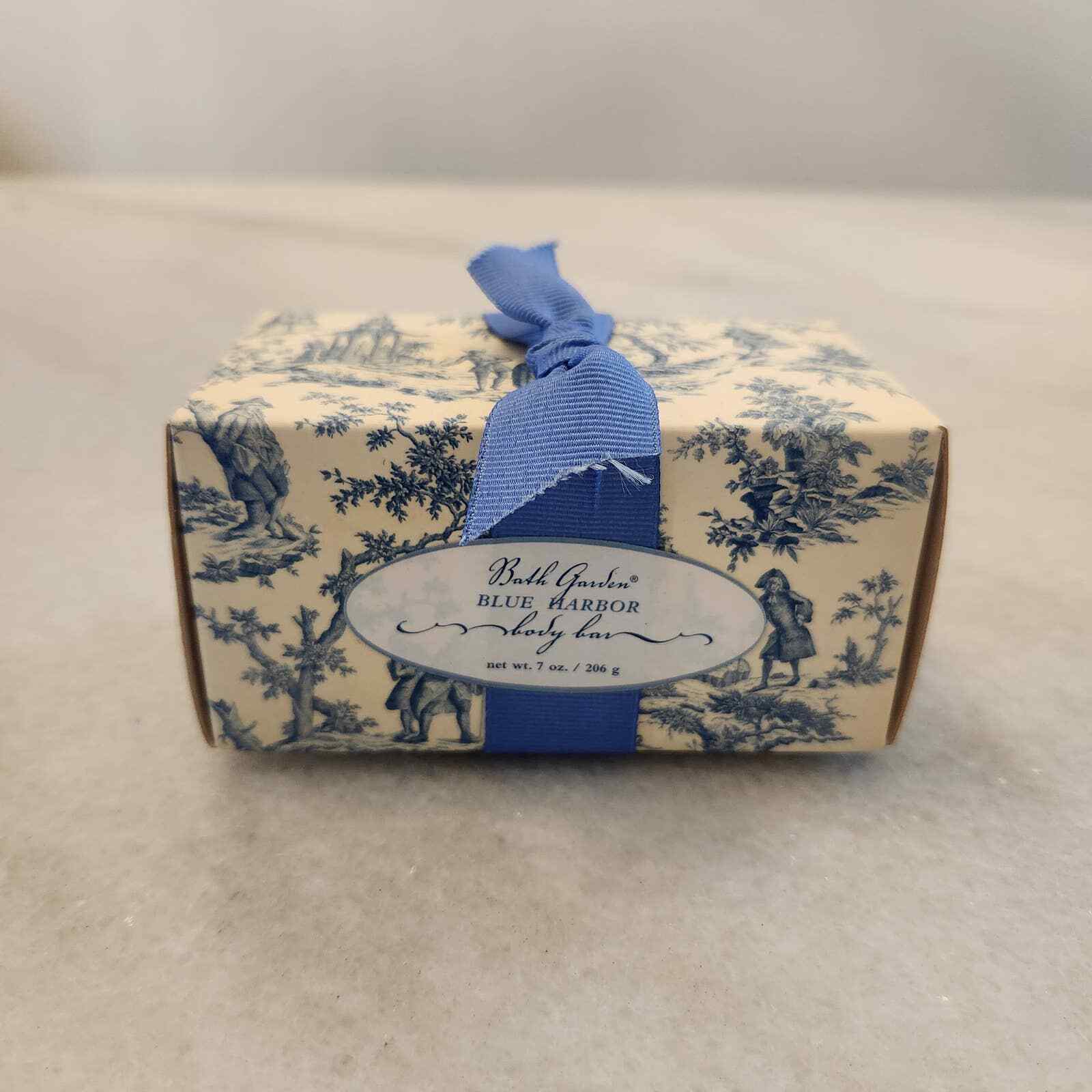 Bath Garden Blue Harbor Women’s White/Blue Rectangular Body Bar Soap 7 oz./206g