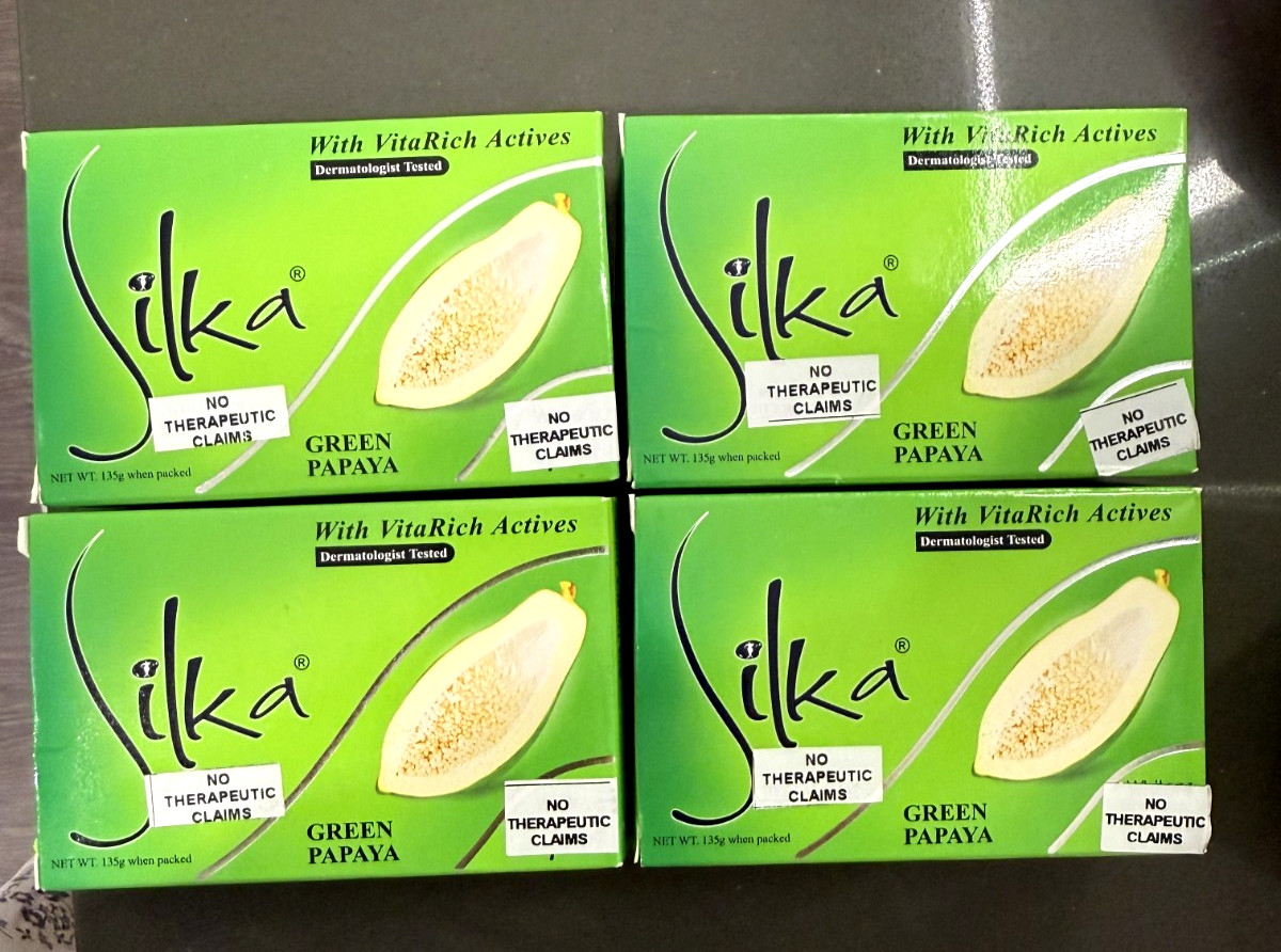 Silka Whitening Herbal Green Papaya Soap with VitaRich Actives 135g (Lot of 4)