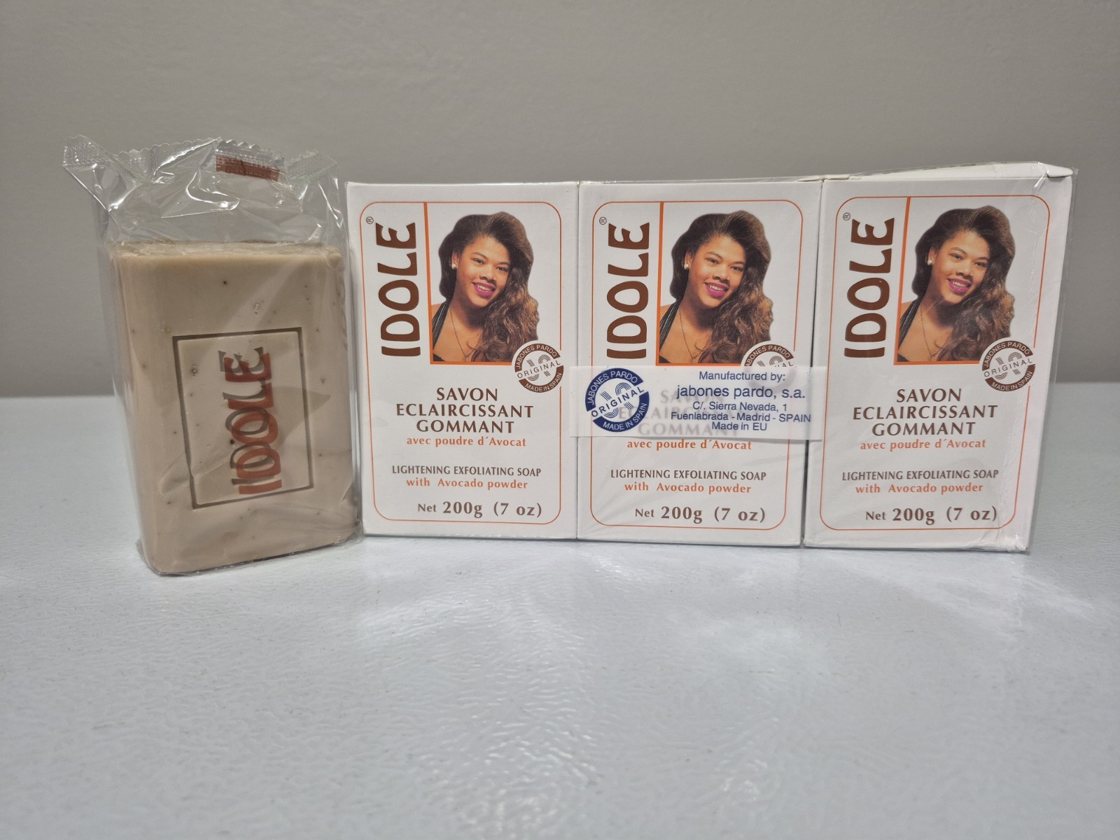 Idole Brightening Exfoliating Soap with Avocado Seed Powder, ) 3-Pack