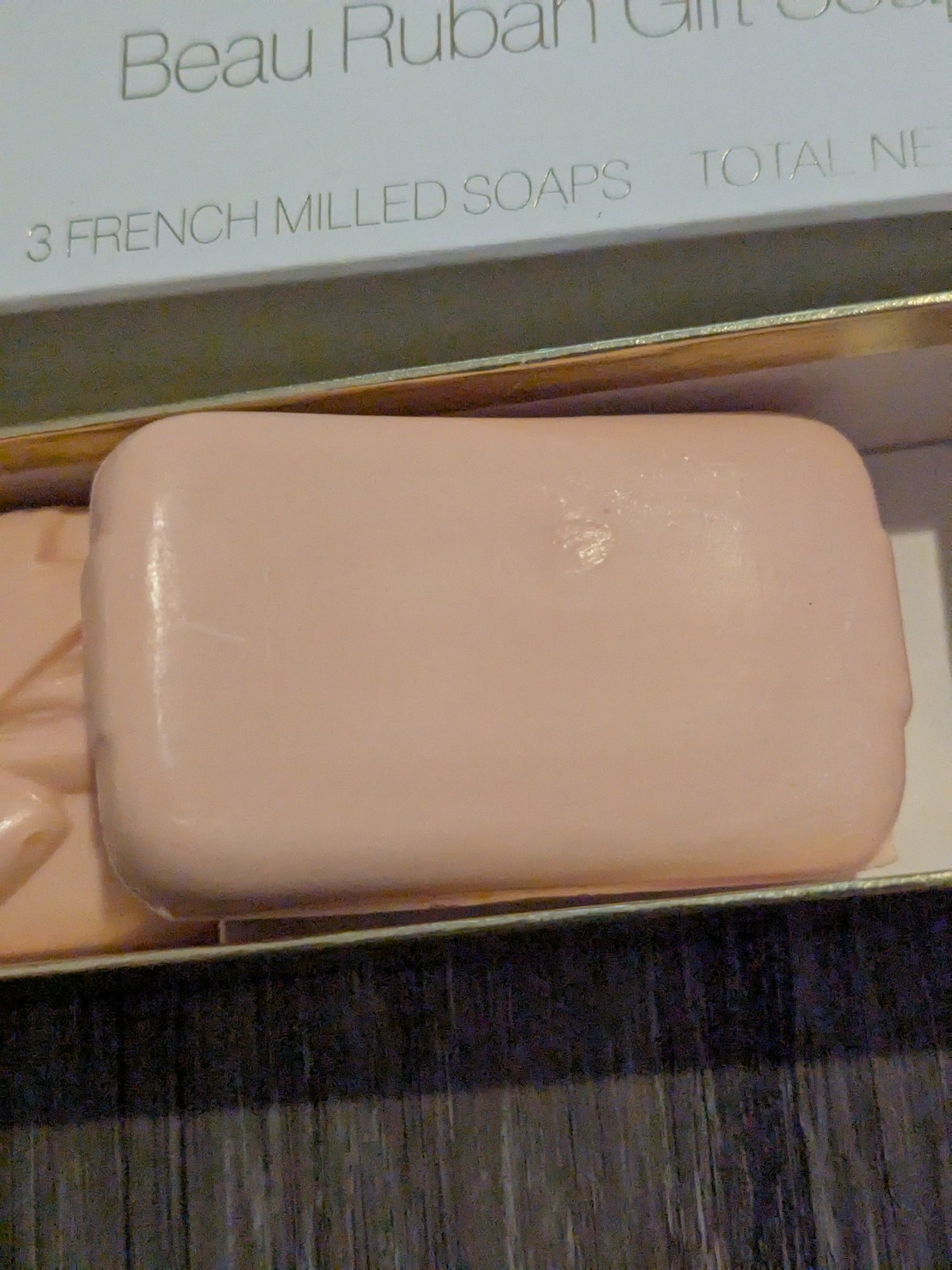 VTG French Milled Ribbon Soaps I.magnin Beau Ruban Gift Soaps 9oz Box New