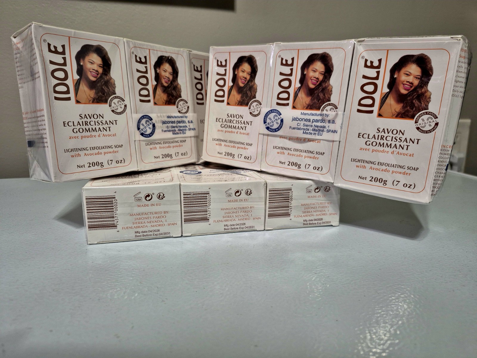 Idole Brightening Exfoliating Soap with Avocado Seed Powder, ) 3-Pack