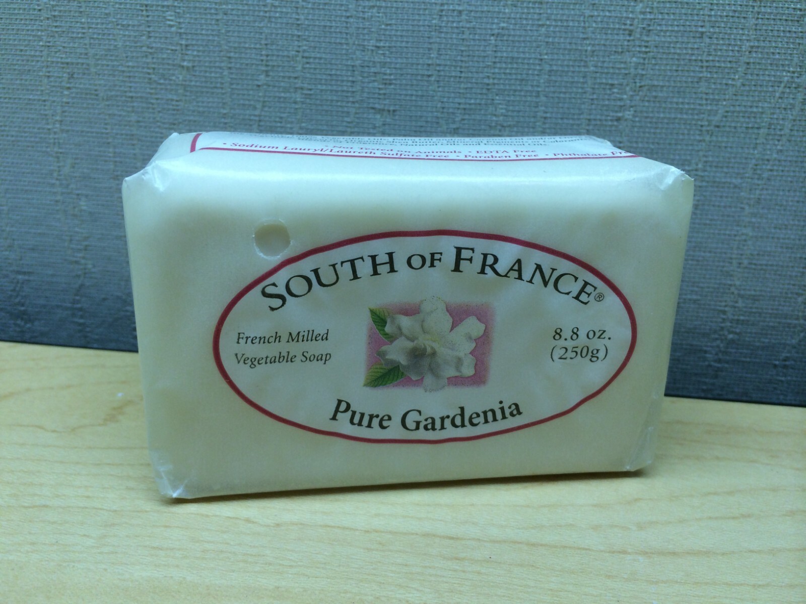 French Milled Vegetable Soap Pink Bow Gift Wrap Paper 350g 12.5oz