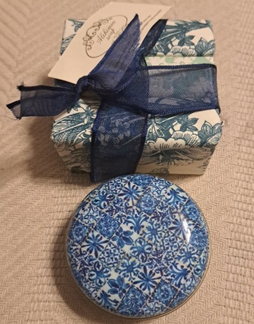 Alchimia Soap 3 Bar With Round Lavender Scent Soap In Tin. Round soap dropped.