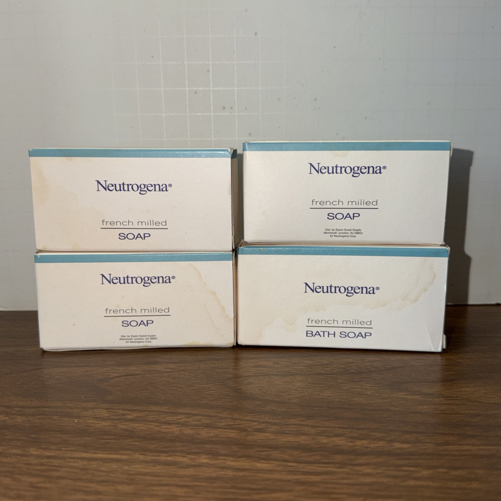 Neutrogena French Milled Soap and Bath Soap Travel Size 4 Bars