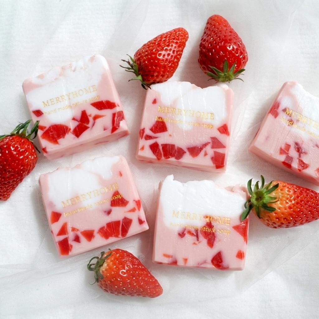 [K Beauty] Merry Home Strawberry Handmade Soap Vitamin C Milia 110g / 3.88 oz