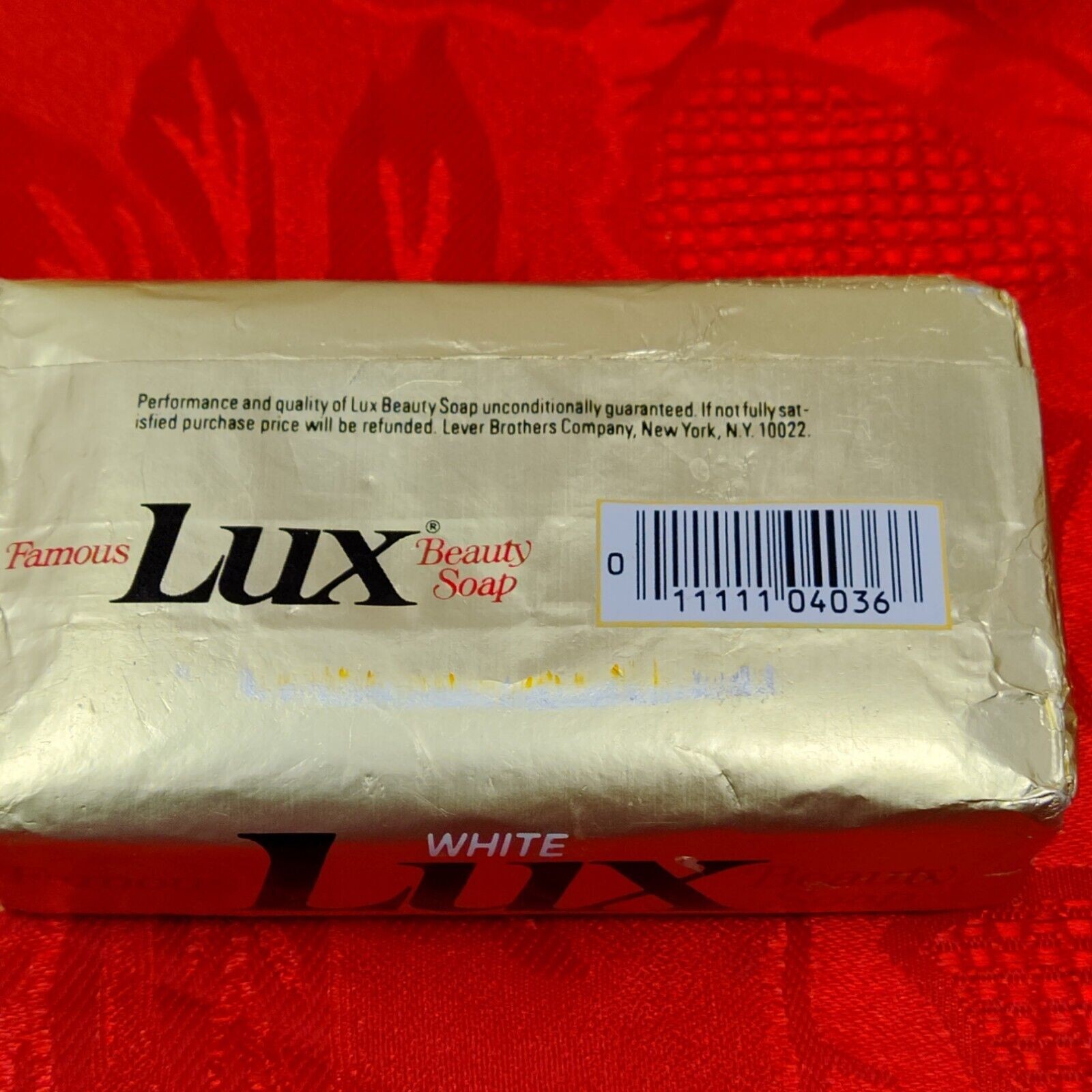 (2) Vintage 80s Lever Lux Famous Beauty Bar Soap 4.75 Oz Bars Prop NOS