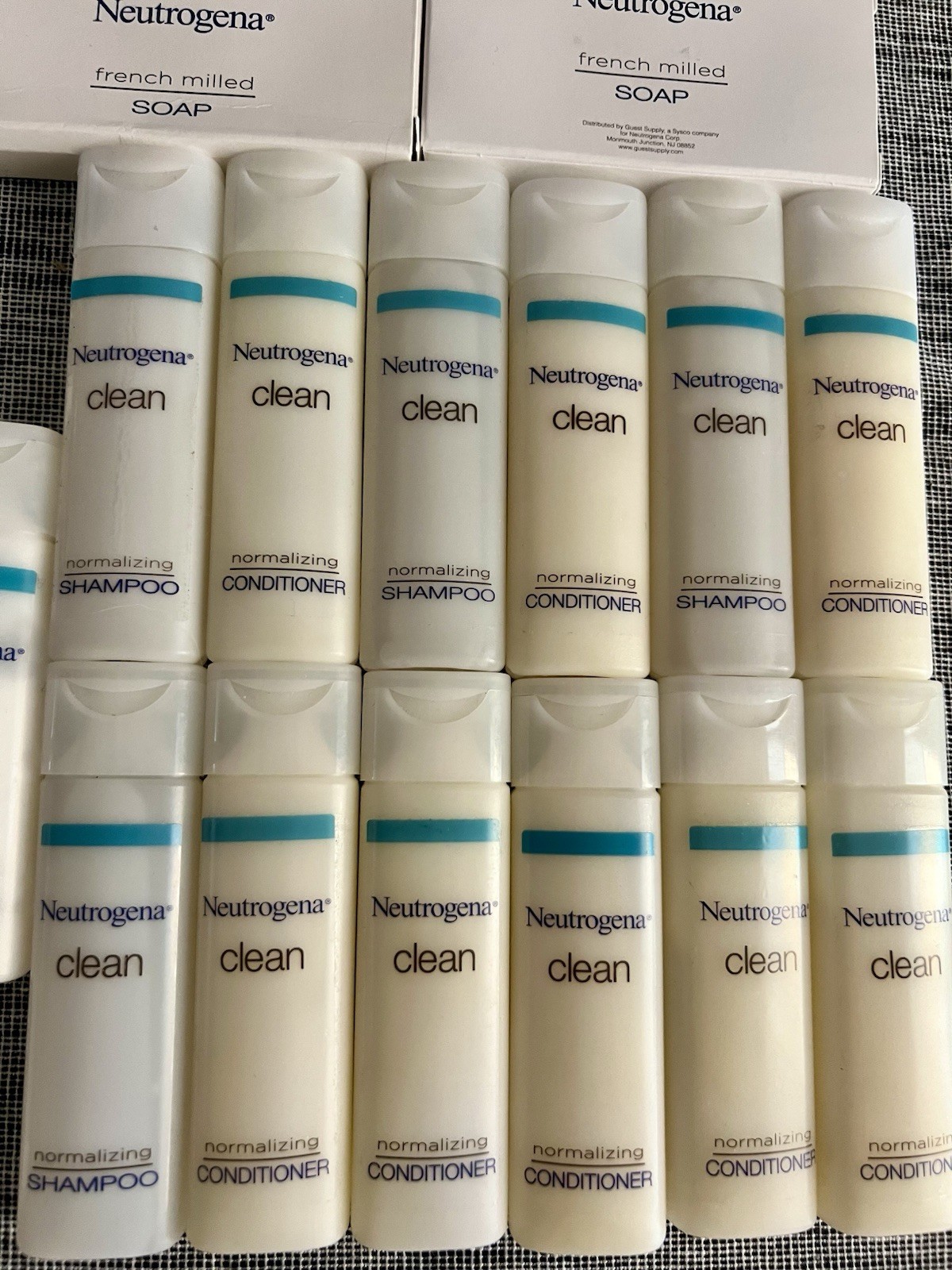 NEUTROGENA TRAVEL Sz LOT French Milled Bath Soap Shampoo Conditioner Body Lotion