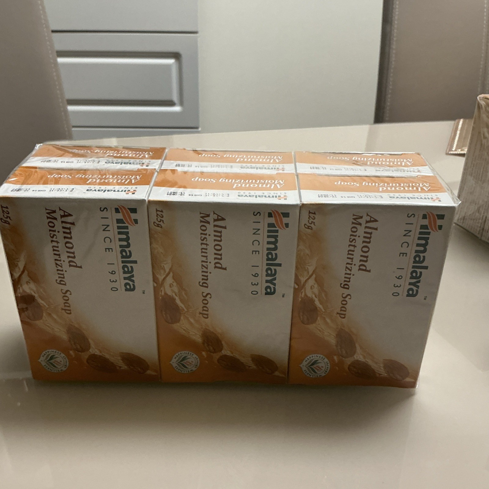 Himalaya Almond Moisturizing Soap White Brown Body Bar 6 Bars 125g Each Unisex