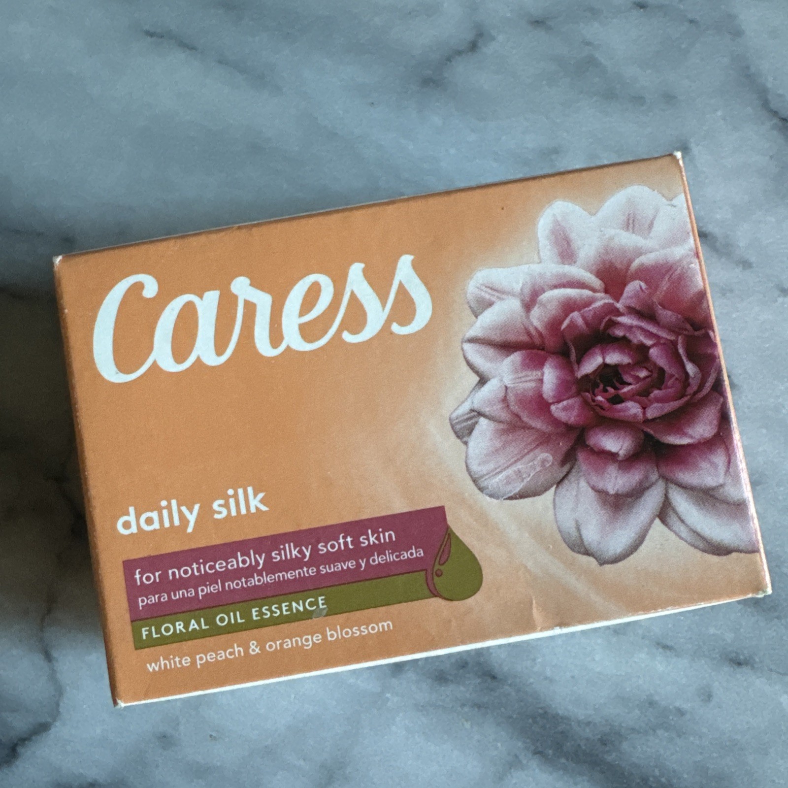 Caress Daily Silk 3.75 Oz Bar Soap Floral Oil Essence 1 Bar Discontinued Rare