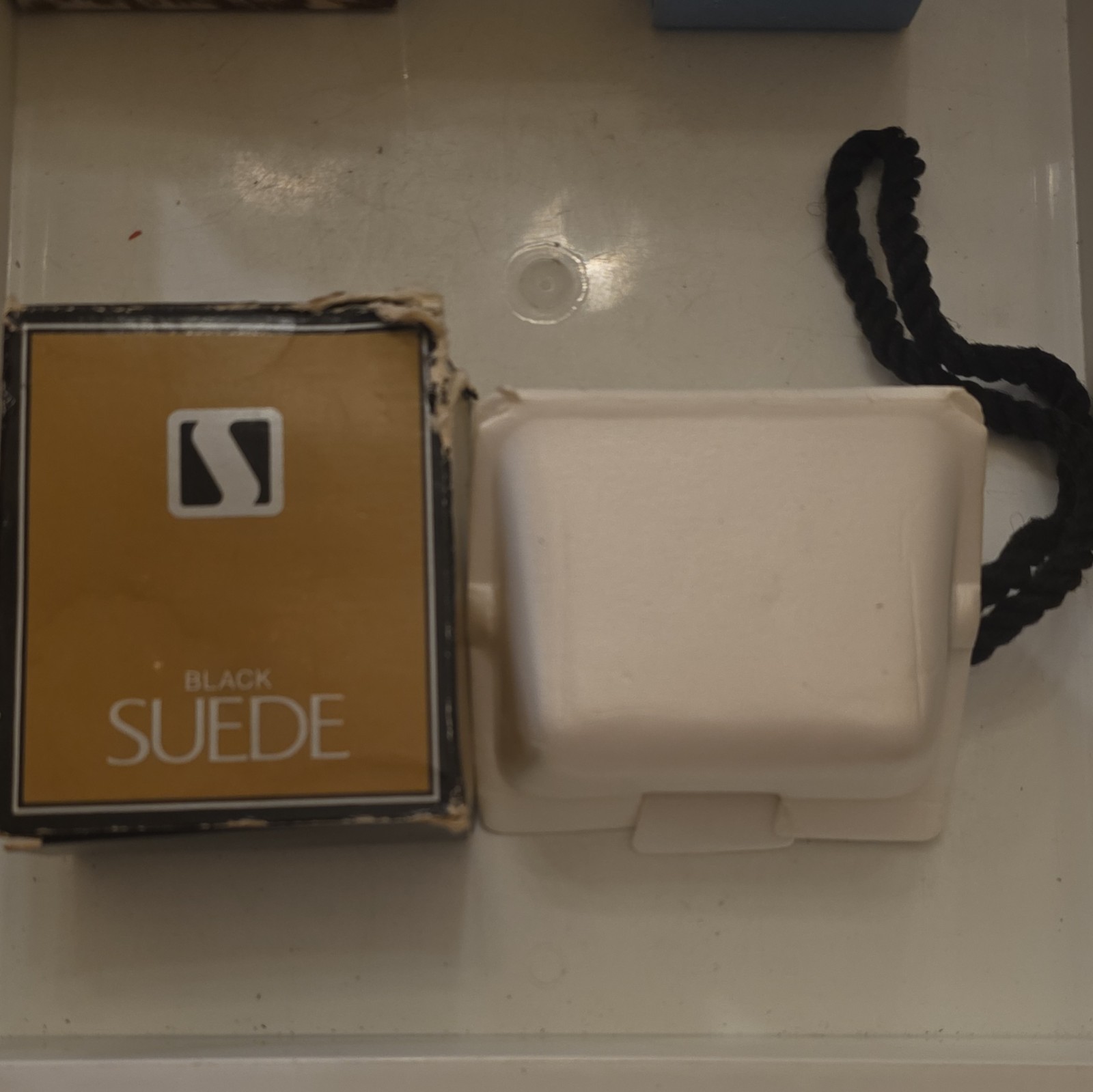 Avon Black Suede Shower Soap-on-a-Rope for Men 5 oz Rectangular Body Bar