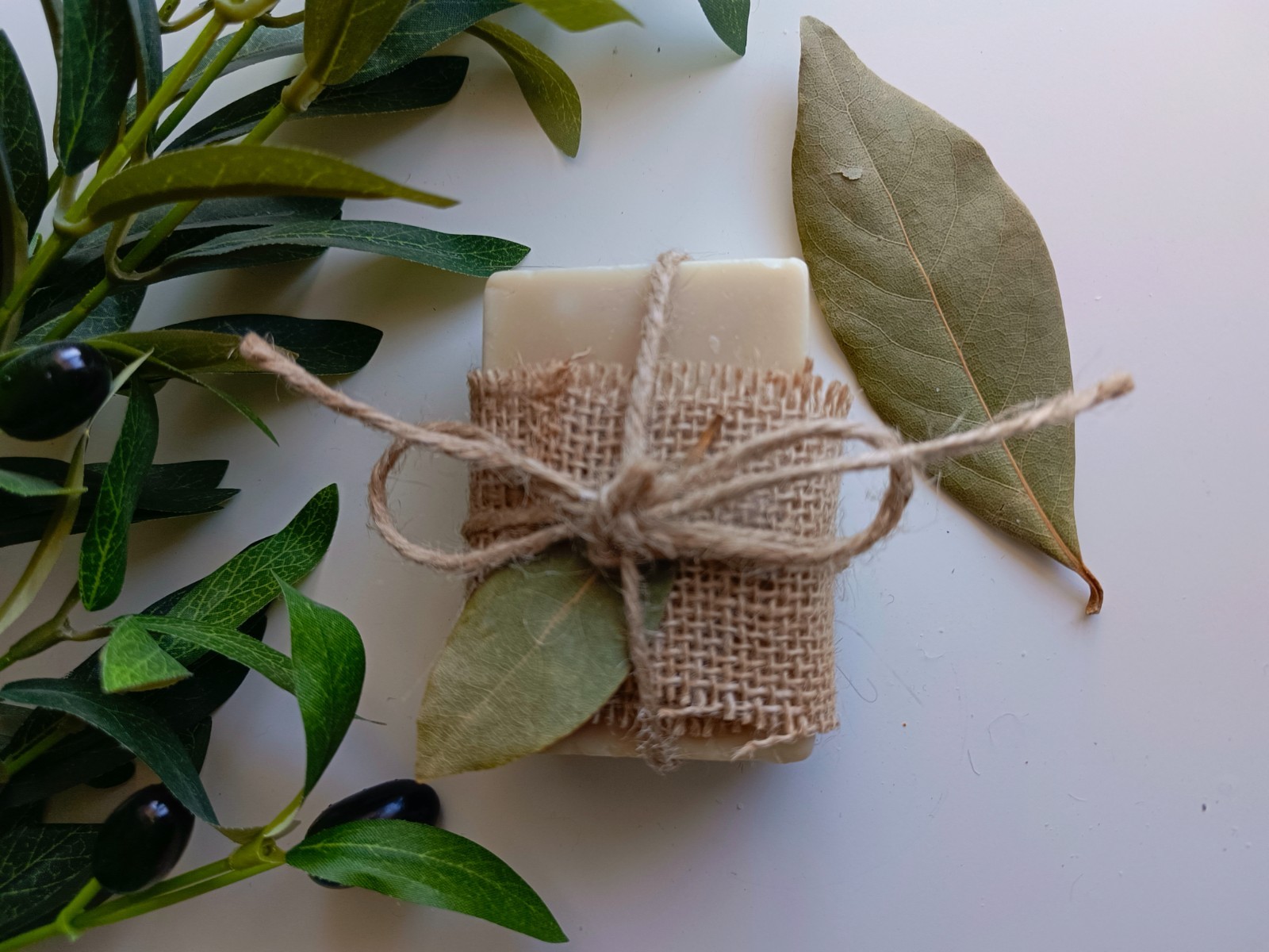 Natural Olive & Laurel Oil Soap Handmade Moisturizing Bar