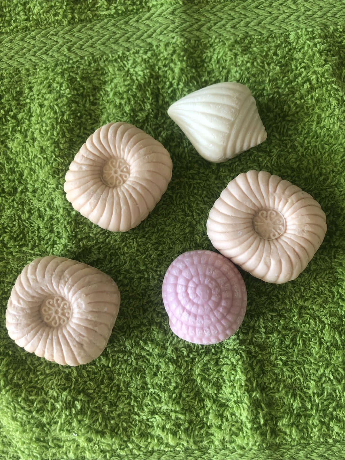 5- Vintage NOS- Decorative Display Soap-Guest Bath-Shell-flower
