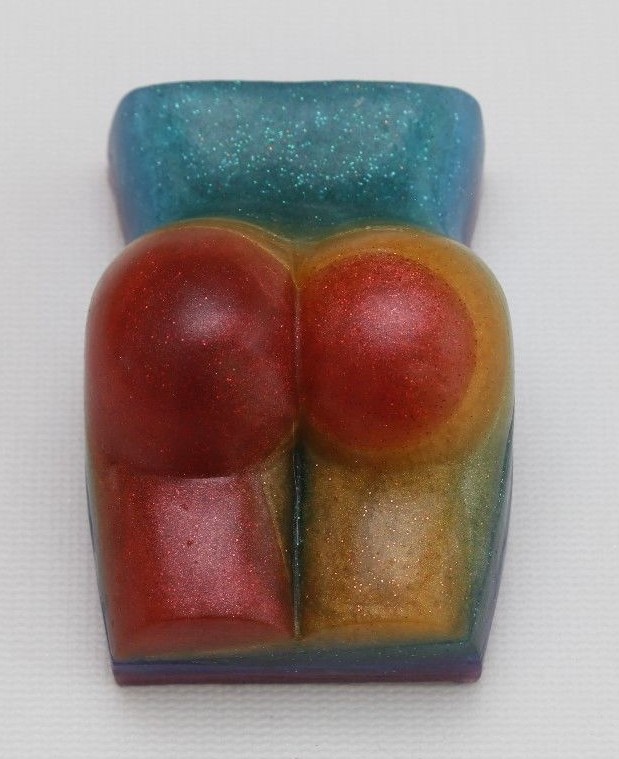 OVER THE RAINBOW, sudsy butt in every color of the Rainbow in earthy scents