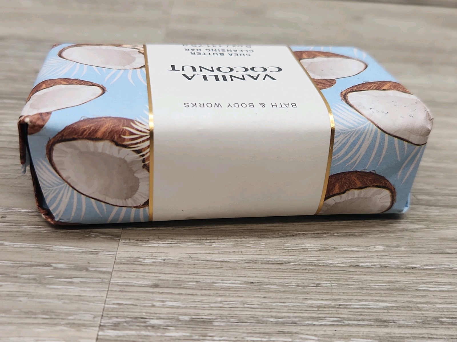 Vanilla Coconut Cleansing Bar 5 oz – Bath & Body Works ( 1 Bar As Shown)