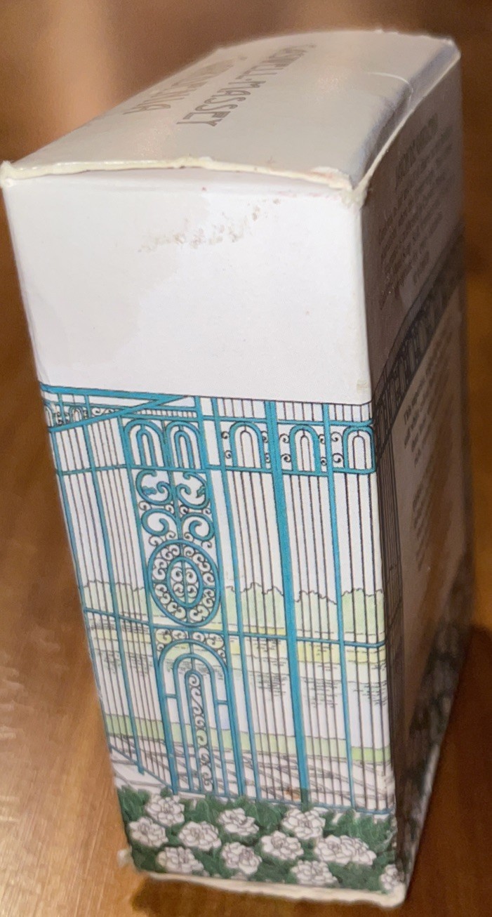 Caswell-Massey Gardenia Floral soap 3.25 oz vintage New In box